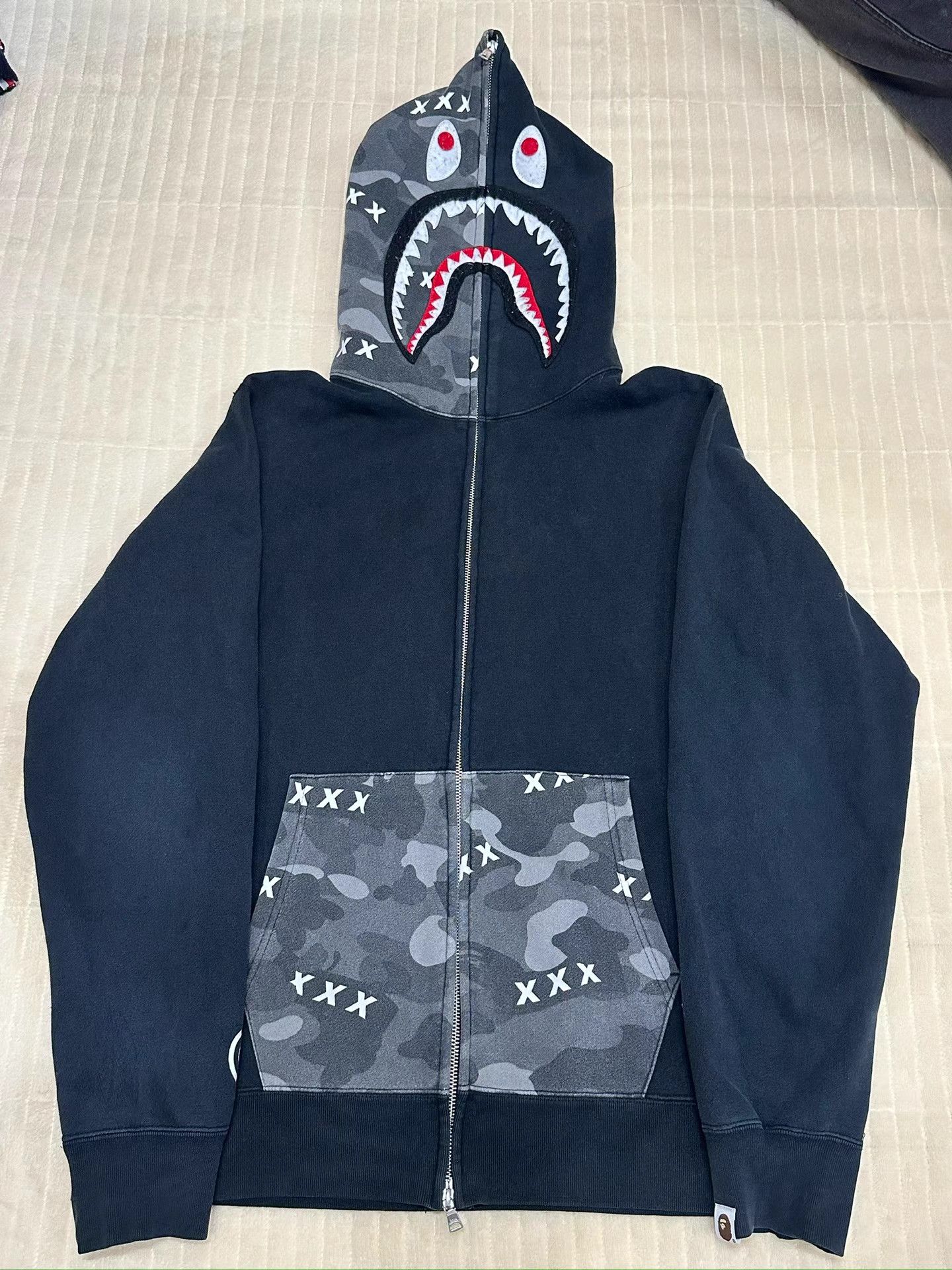 Bape BAPE Limited Camo Shark Hoodie K5 Size US XL / EU 56 / 4 - 1 Thumbnail