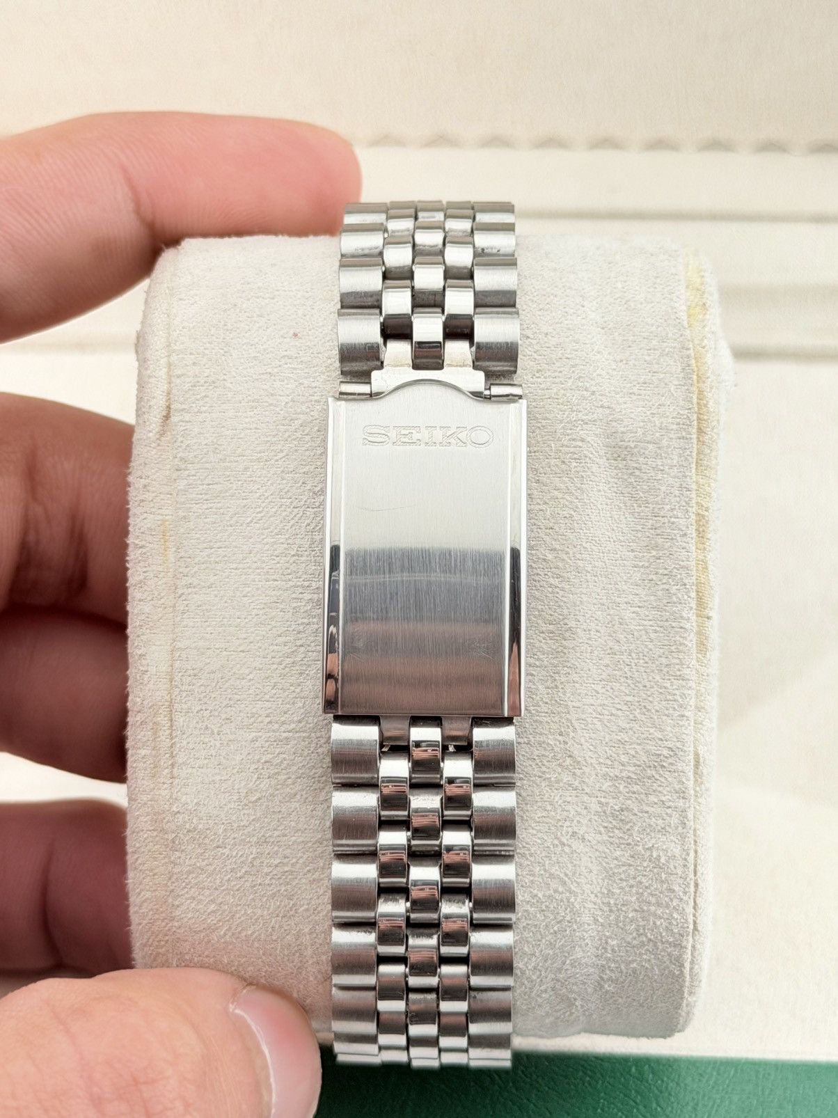 Seiko Seiko 5 Automatic Watch Gray Textured Dial Day Date Size 36 - 7 Thumbnail