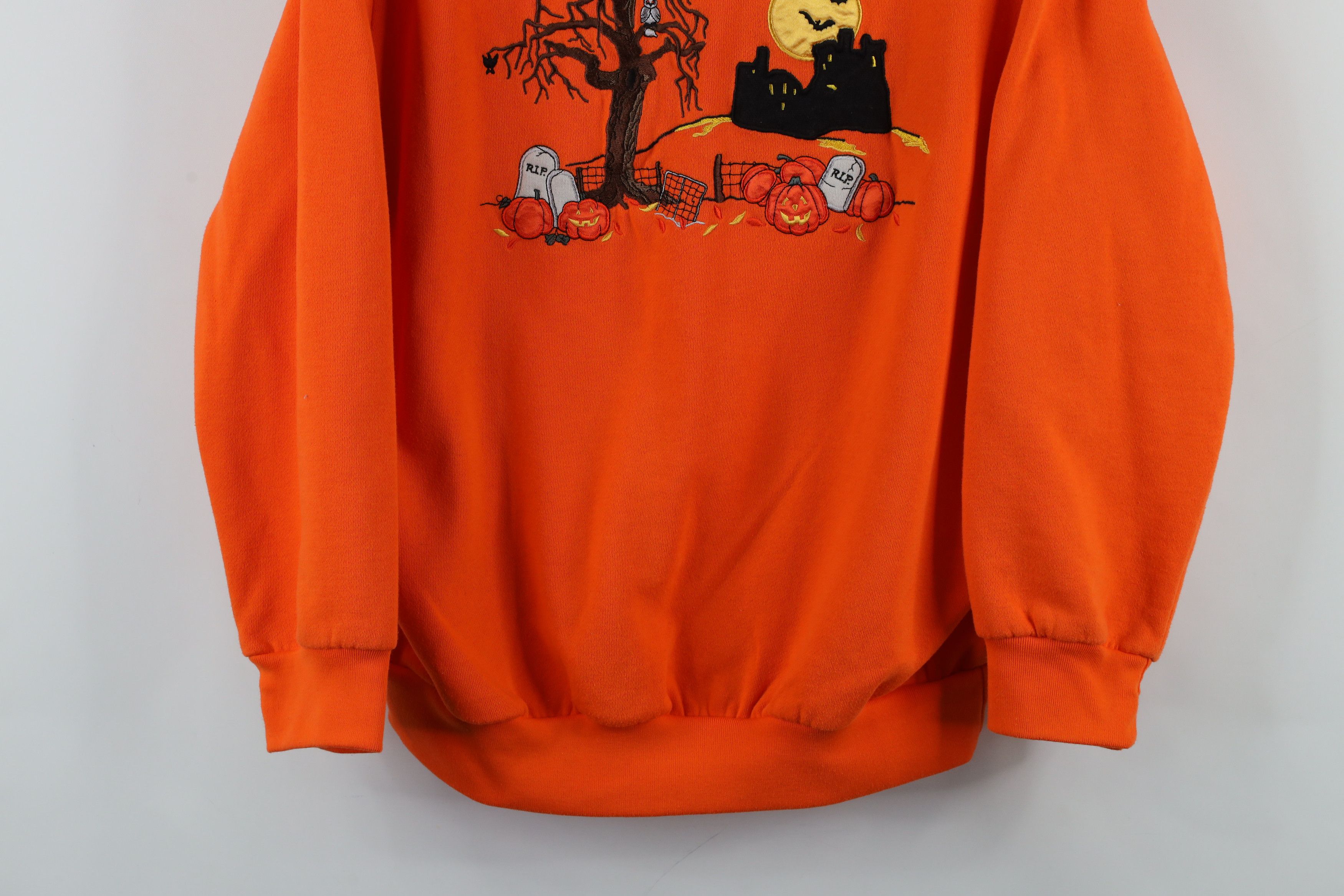 Vintage Vintage 90s Streetwear Halloween Castle Grave Sweatshirt Size L / US 10 / IT 46 - 3 Thumbnail