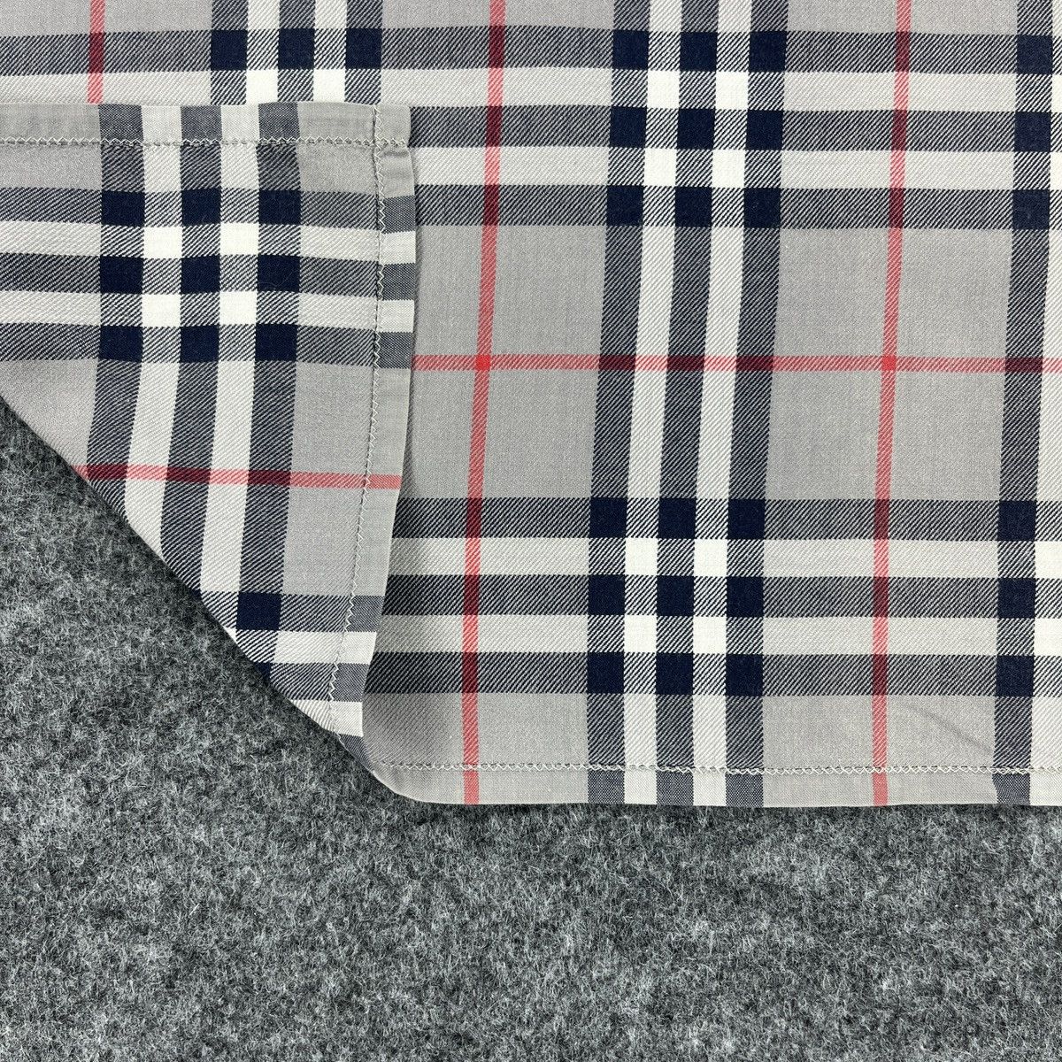 Burberry Burberry Handkerchief / Neckerchief / Headscarf B956 Size ONE SIZE - 6 Thumbnail