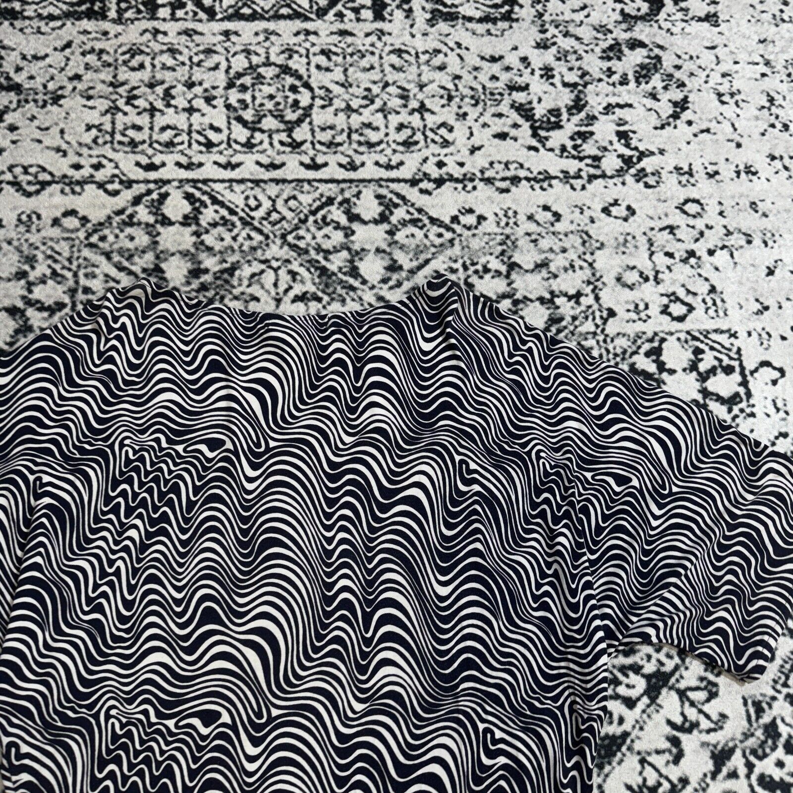 Michael Kors × Vintage Vintage 90s Michael Kors Black White Rayon Blouse Top Size M Size US M / EU 48-50 / 2 - 17 Thumbnail