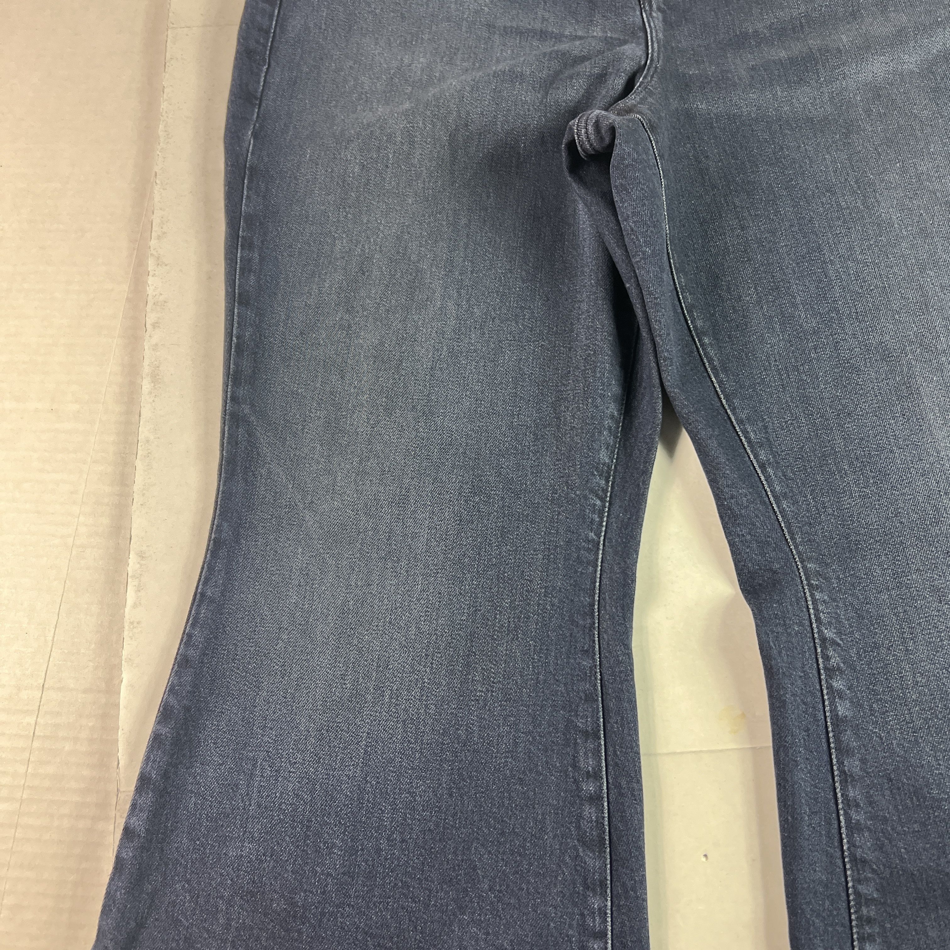 Good American Good American Jean Good Legs Flare High Rise Dark Blue Denim Size 40" / US 18 - 4 Thumbnail