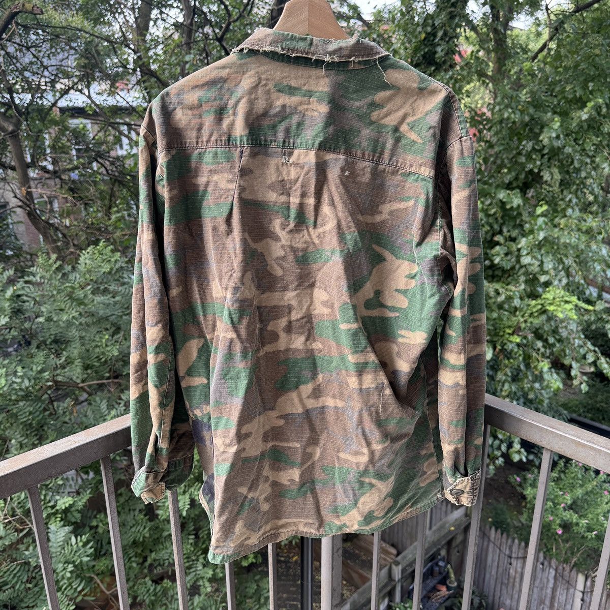 Vintage Thrashed Faded Distressed Camo Cargo Fatigue Shirt ERD Grung Size US L / EU 52-54 / 3 - 3 Thumbnail