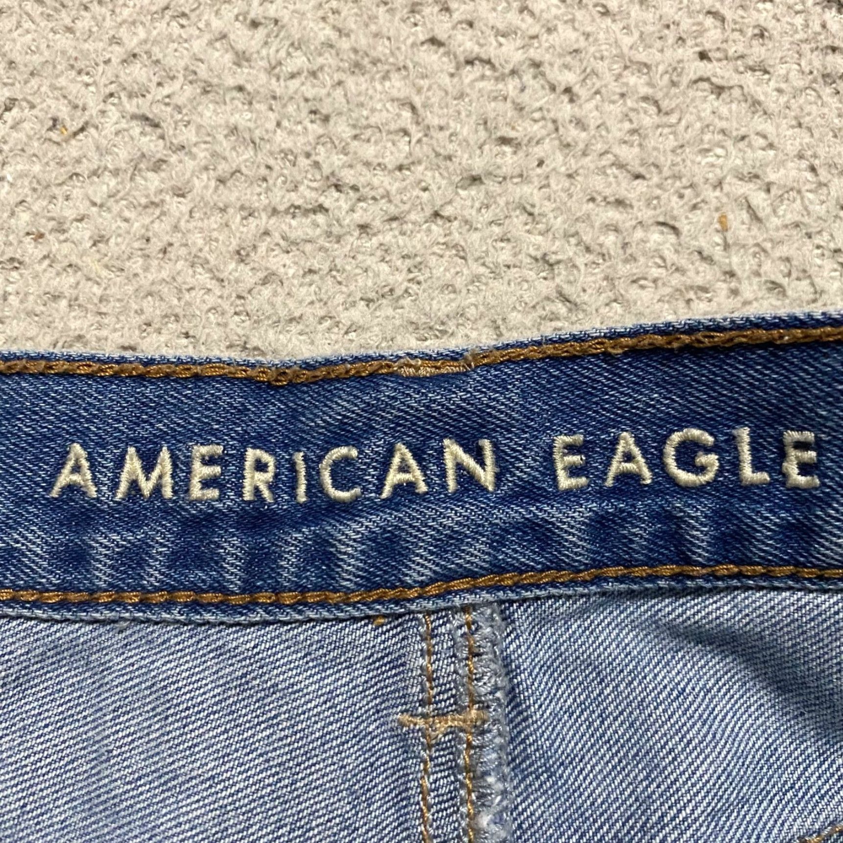 American Eagle Outfitters American Eagle Jeans Womens sz 2 Blue Denim Medium Wash Mom Distressed High Rise Size 26" / US 2 / IT 38 - 3 Thumbnail