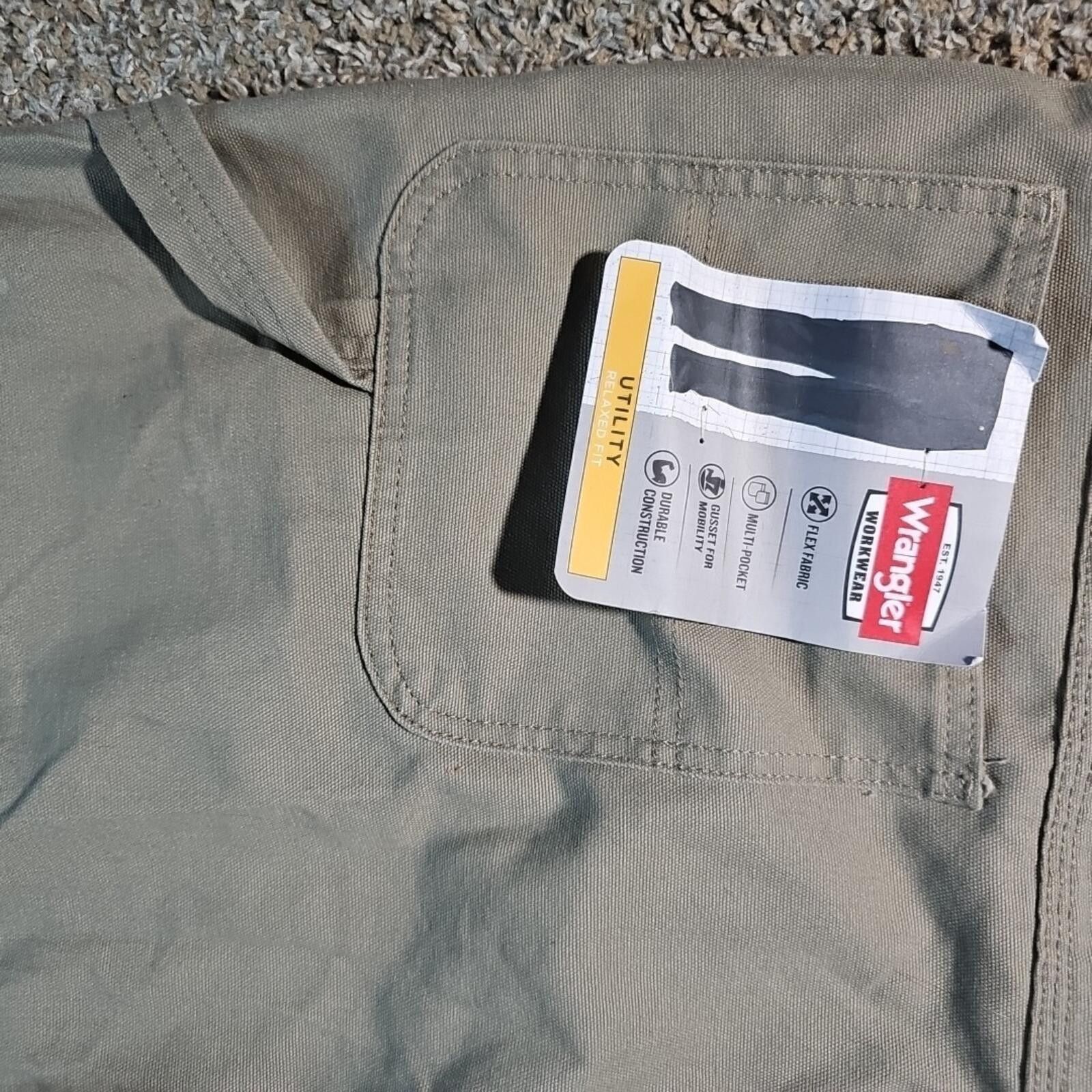 Wrangler Wrangler Workwear 44x32 Utility Relaxed Jeans NWT Size US 44 / EU 60 - 9 Thumbnail