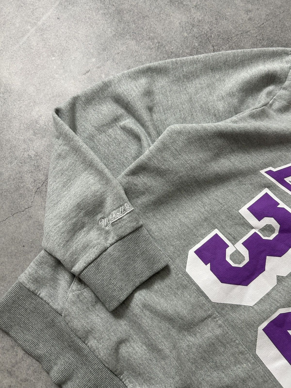 Mitchell & Ness Mitchell&Ness Big Logo Lakers Johnson 32# hoodies grey mens Size US M / EU 48-50 / 2 - 5 Thumbnail