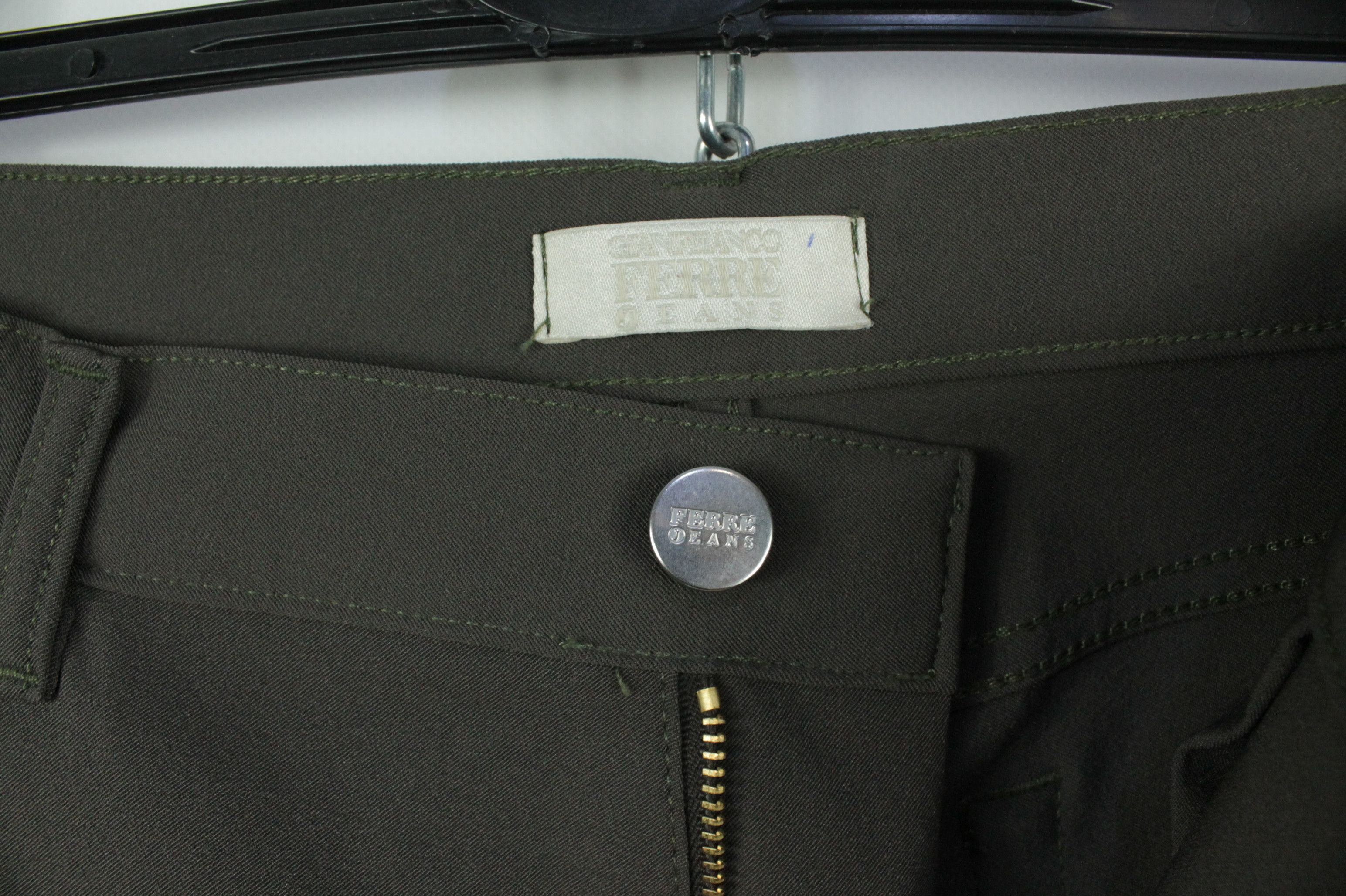 Gianfranco Ferre × Vintage Vintage Gianfranco Ferre Stretch Nylon Casual Trousers Pants Size US 38 / EU 54 - 5 Thumbnail