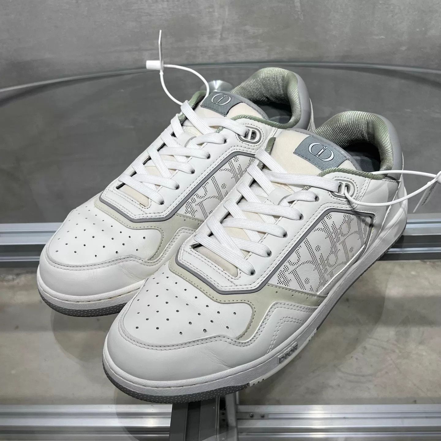 Dior Dior White Oblique Sneakers 42 YH25999 Size US 9 / EU 42 - 2 Thumbnail