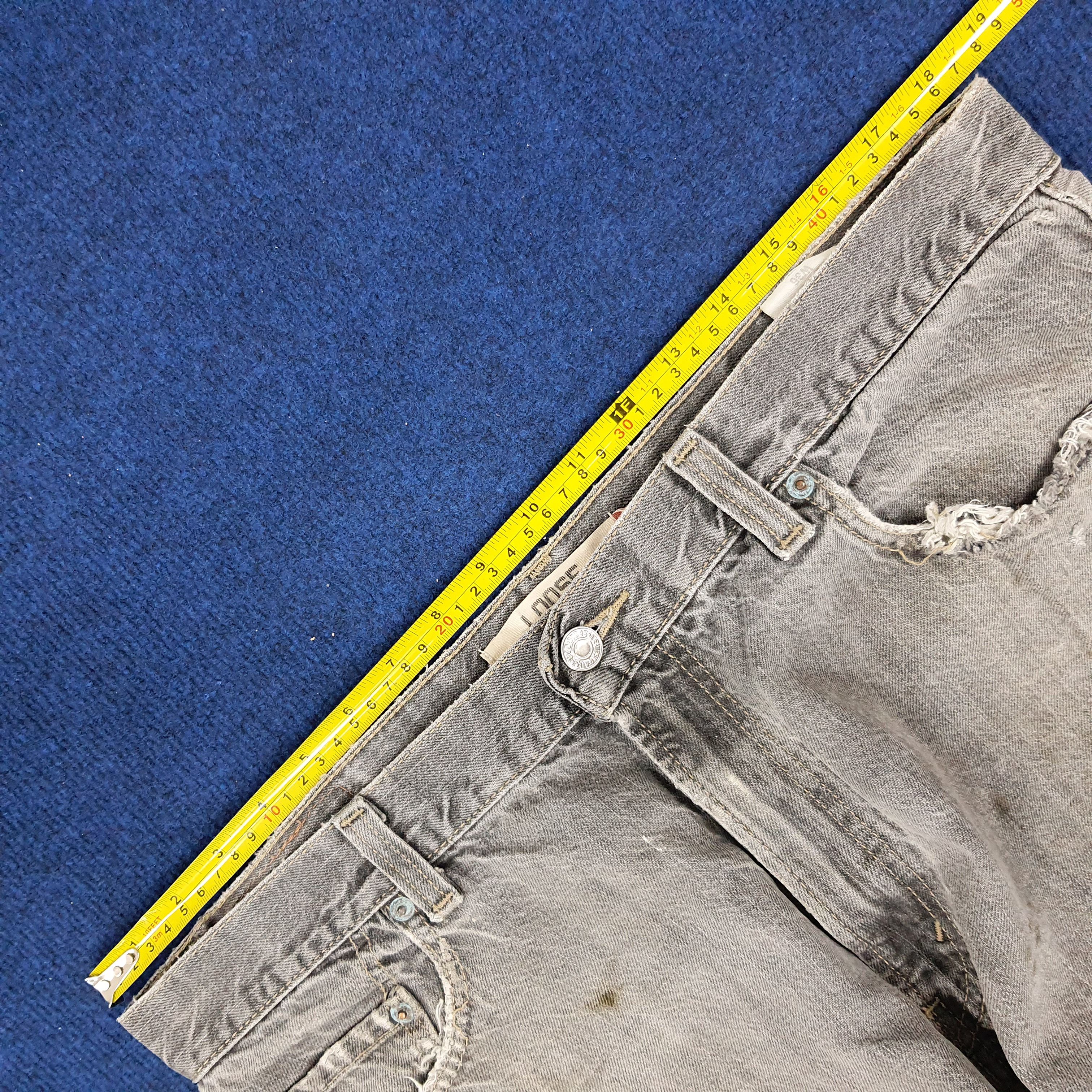 Levi's × Vintage Vintage Levi's 569 Loose Distressed Short Jeans Size US 36 / EU 52 - 12 Thumbnail