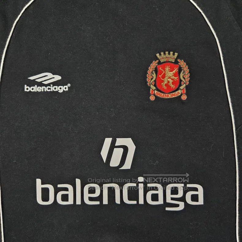 Balenciaga Balenciaga Manchester United Embroidered Football Short Sl Size US M / EU 48-50 / 2 - 3 Thumbnail