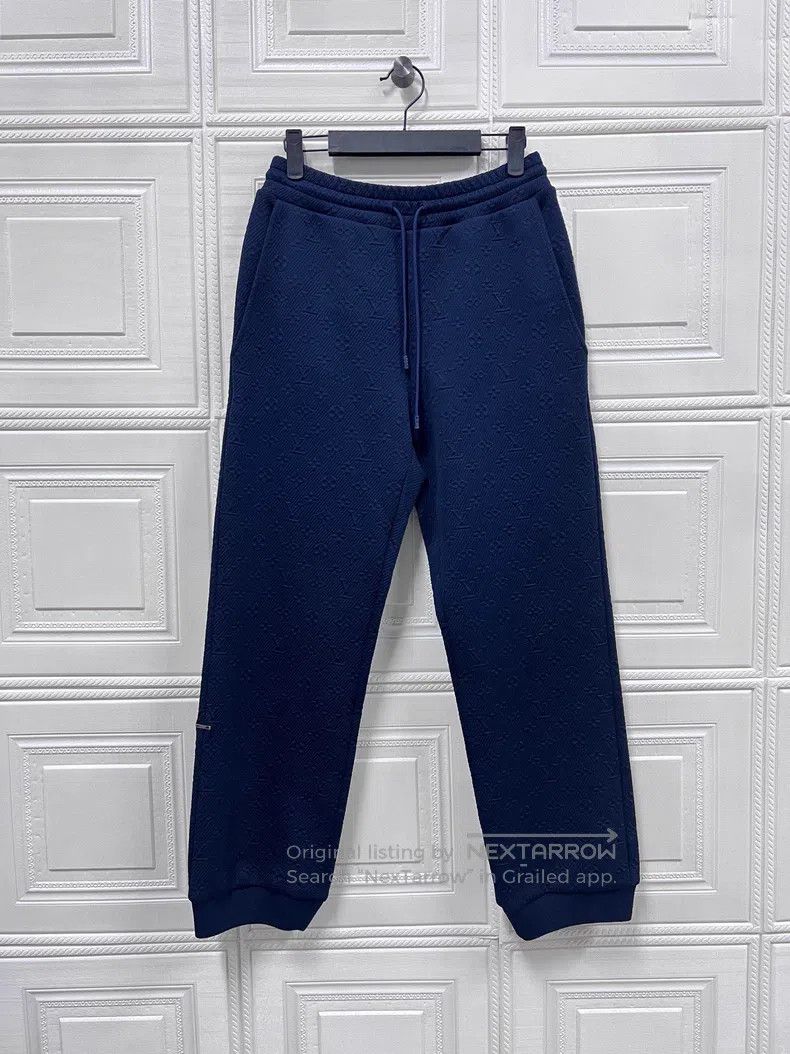Louis Vuitton Louis Vuitton size xs Dark Blue Full Logo Embossed Sweatpan Size US 28 / EU 44 - 1 Thumbnail