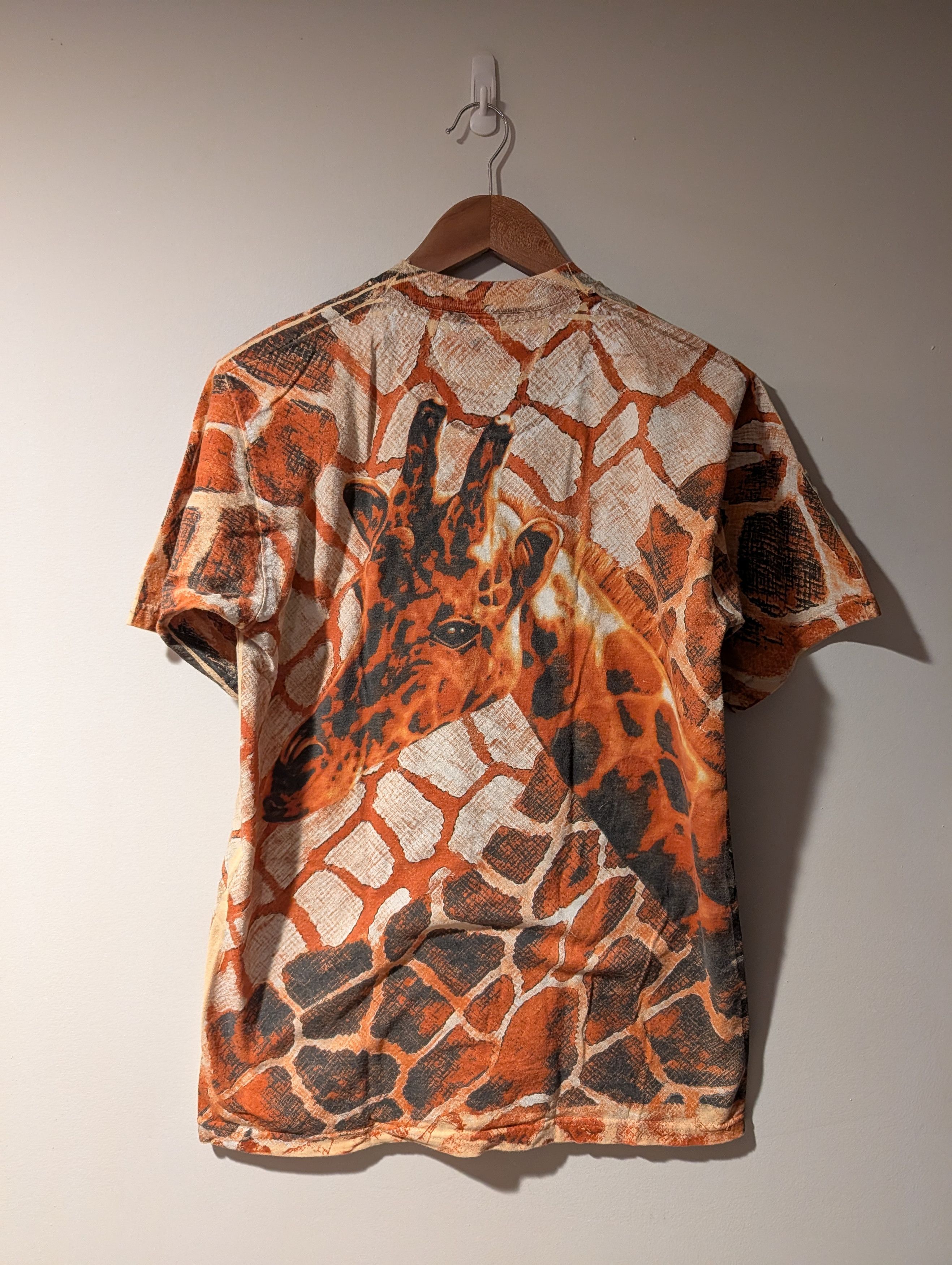 Arts & Science Vintage 90s Giraffe Animal Nature Zoo All Over Print T-Shirt Size US M / EU 48-50 / 2 - 1 Thumbnail