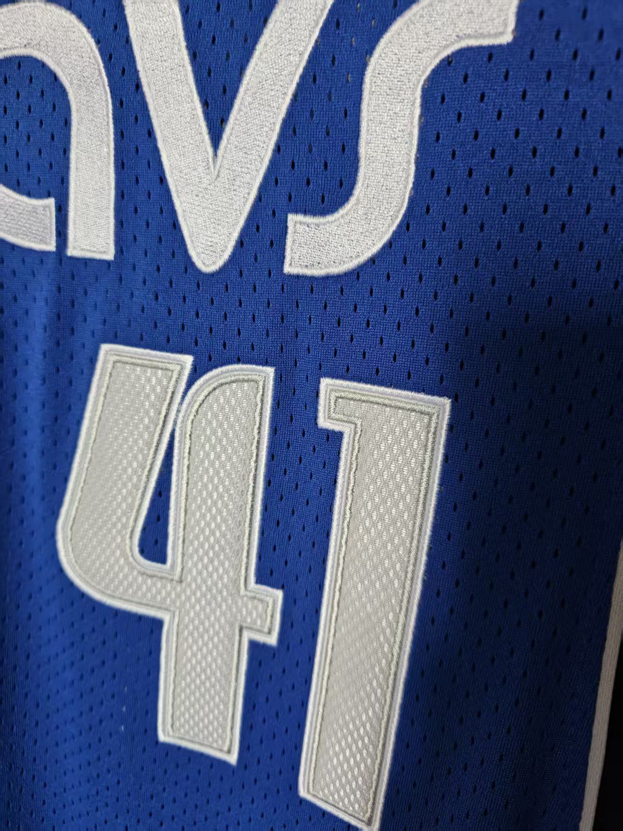 NBA Dirk Nowitzki Jersey Dallas Mavericks 41 Double Stitched Size US XL / EU 56 / 4 - 3 Thumbnail