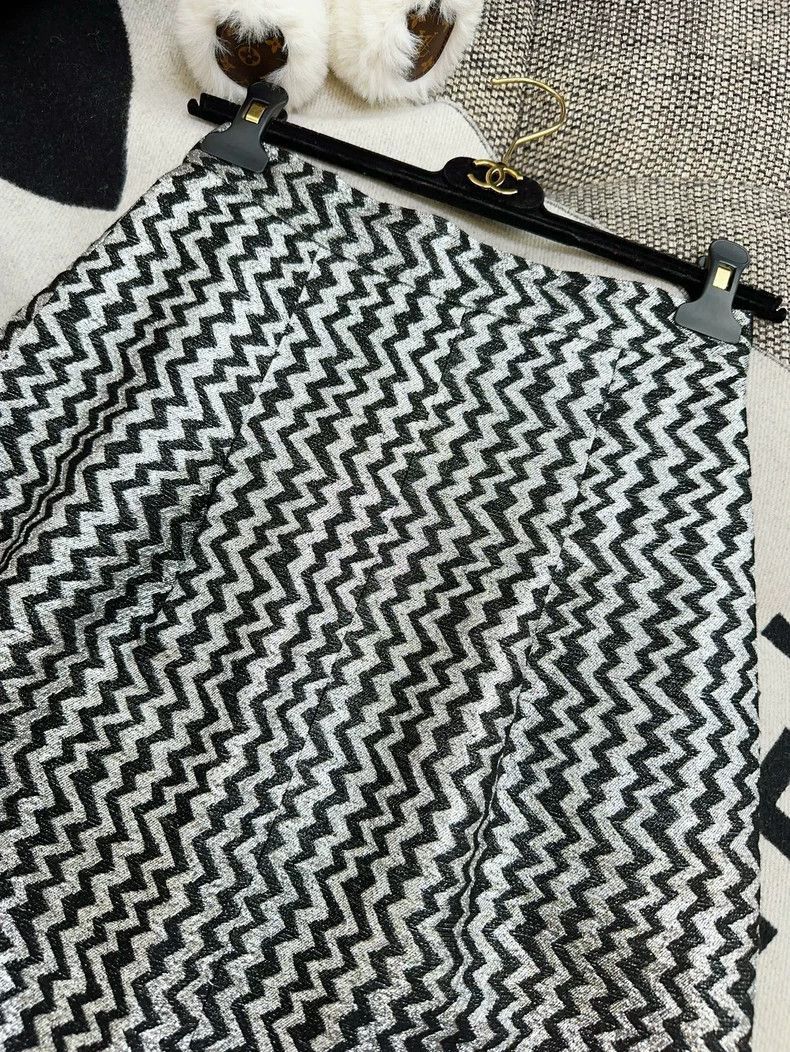 Chanel Chanel Silver Black Wave Pattern Skirt Size 35" - 4 Thumbnail