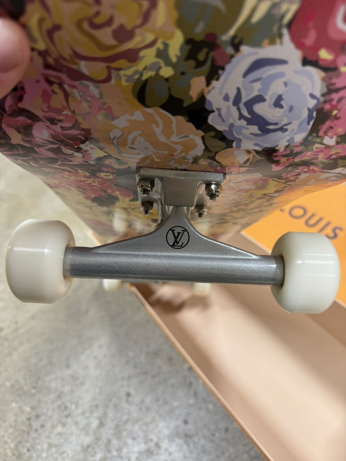 Louis Vuitton × Virgil Abloh Louis Vuitton Floral Monogram Skateboard RARE NEW Size ONE SIZE - 7 Thumbnail