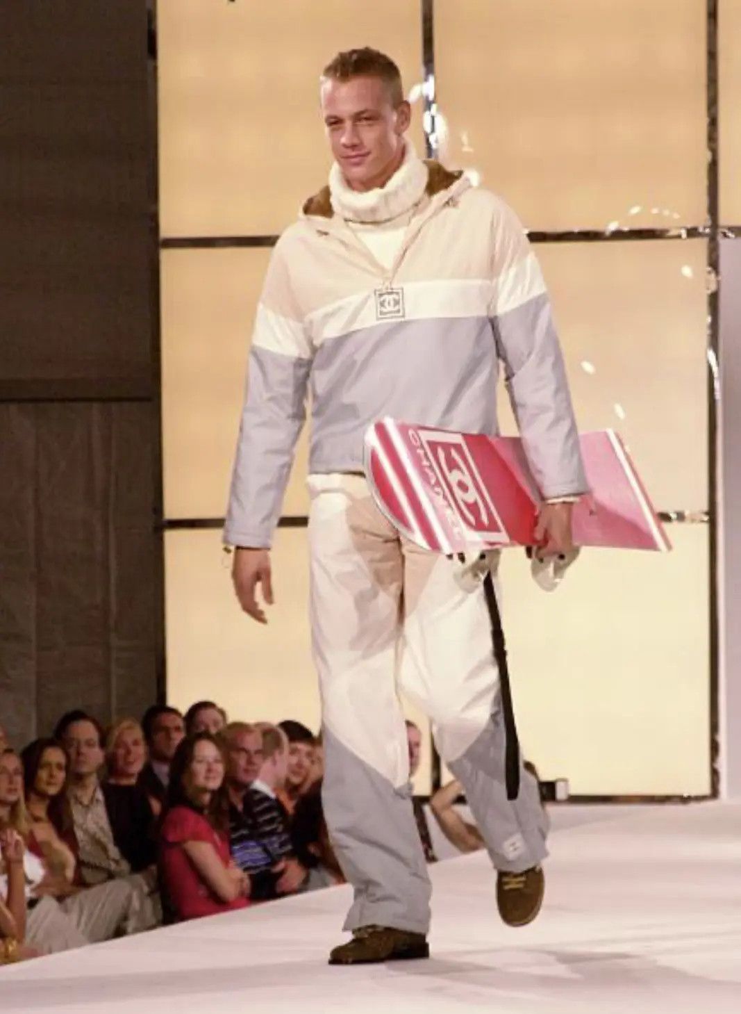 Chanel ARCHIVE RUNWAY A/W 2001 ANORAK BY KARL LAGERFELD Size US S / EU 44-46 / 1 - 1 Thumbnail