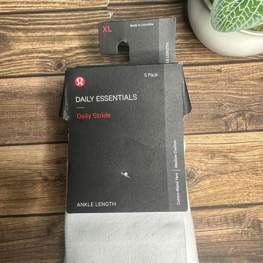 Lululemon Lululemon Men's Daily Stride Ankle Socks 5 Pack NWT Size XL Size ONE SIZE - 2 Thumbnail