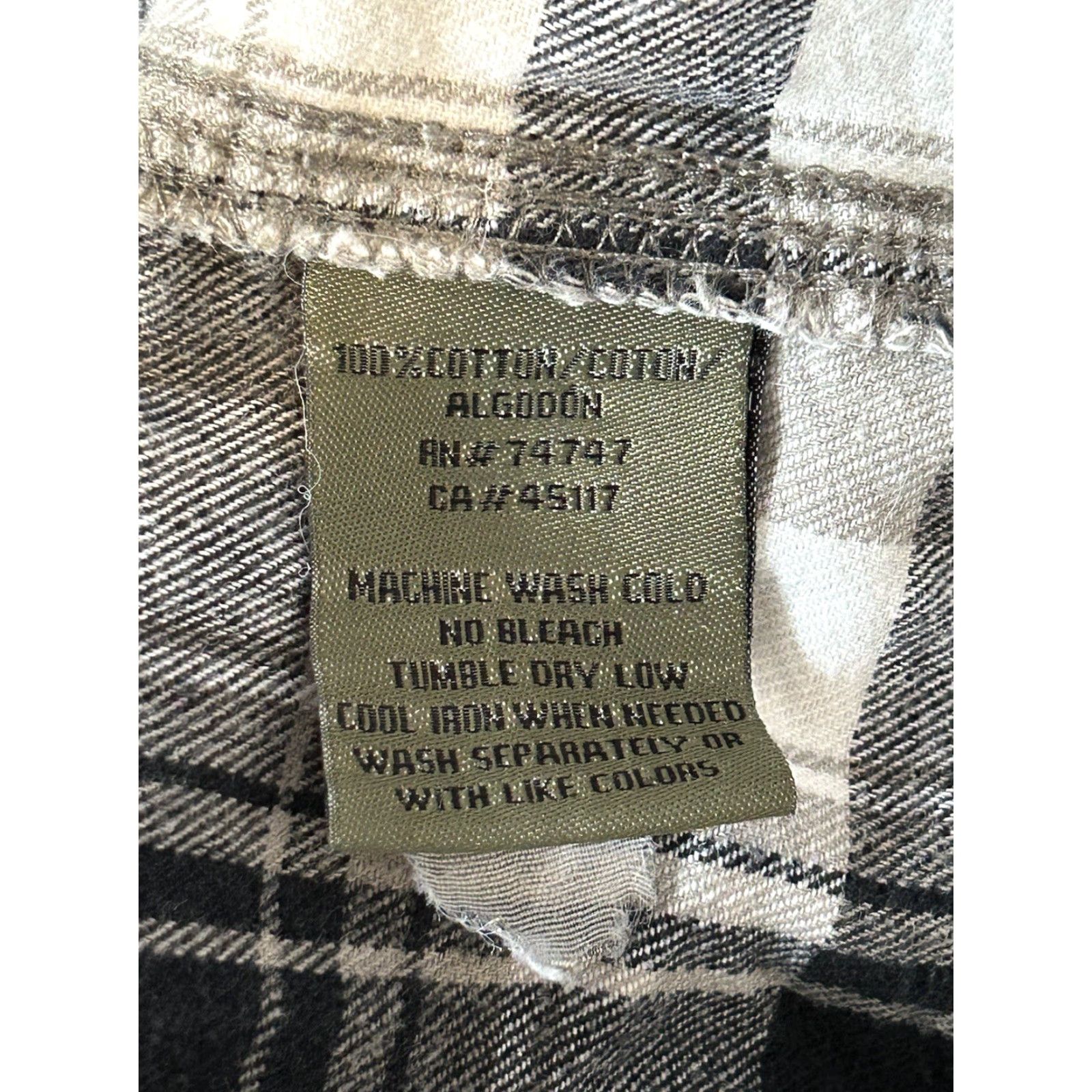 Bass Pro Shops Bass Pro Shops Mens Shirt Button-Up Flannel Plaid Long Sleeve Size Large Gray Size US L / EU 52-54 / 3 - 6 Thumbnail