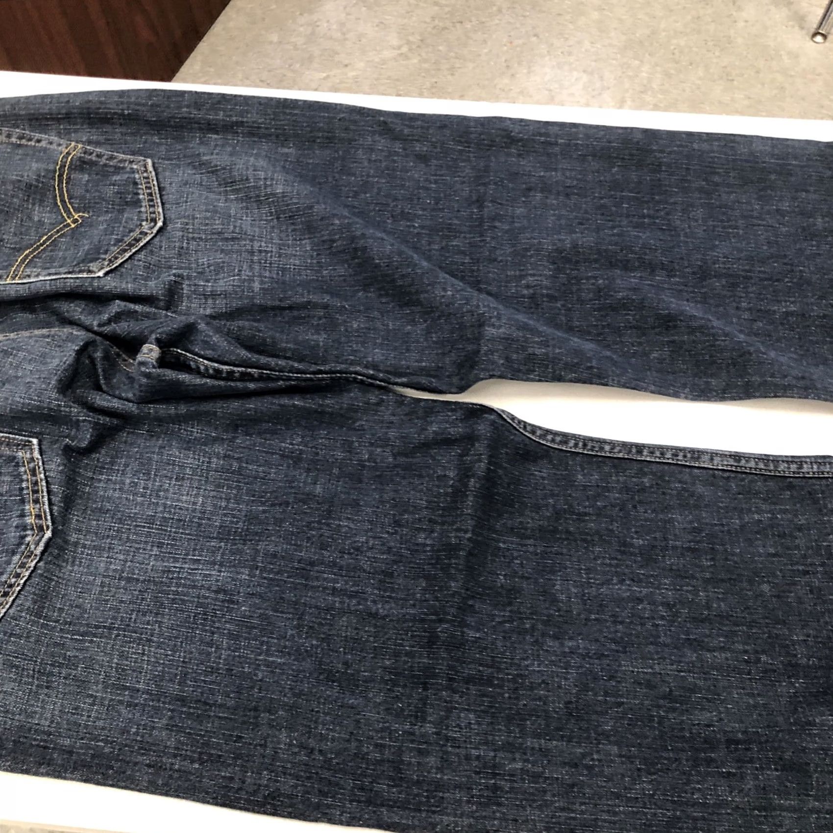 Levi's Levi's 569 Jeans Regular 38 x 32 Blue Denim Cotton Jeans Straight Mid Wash Mens Western 5-Pocket Logo Button Zip Baggy? Size US 38 / EU 54 - 6 Thumbnail