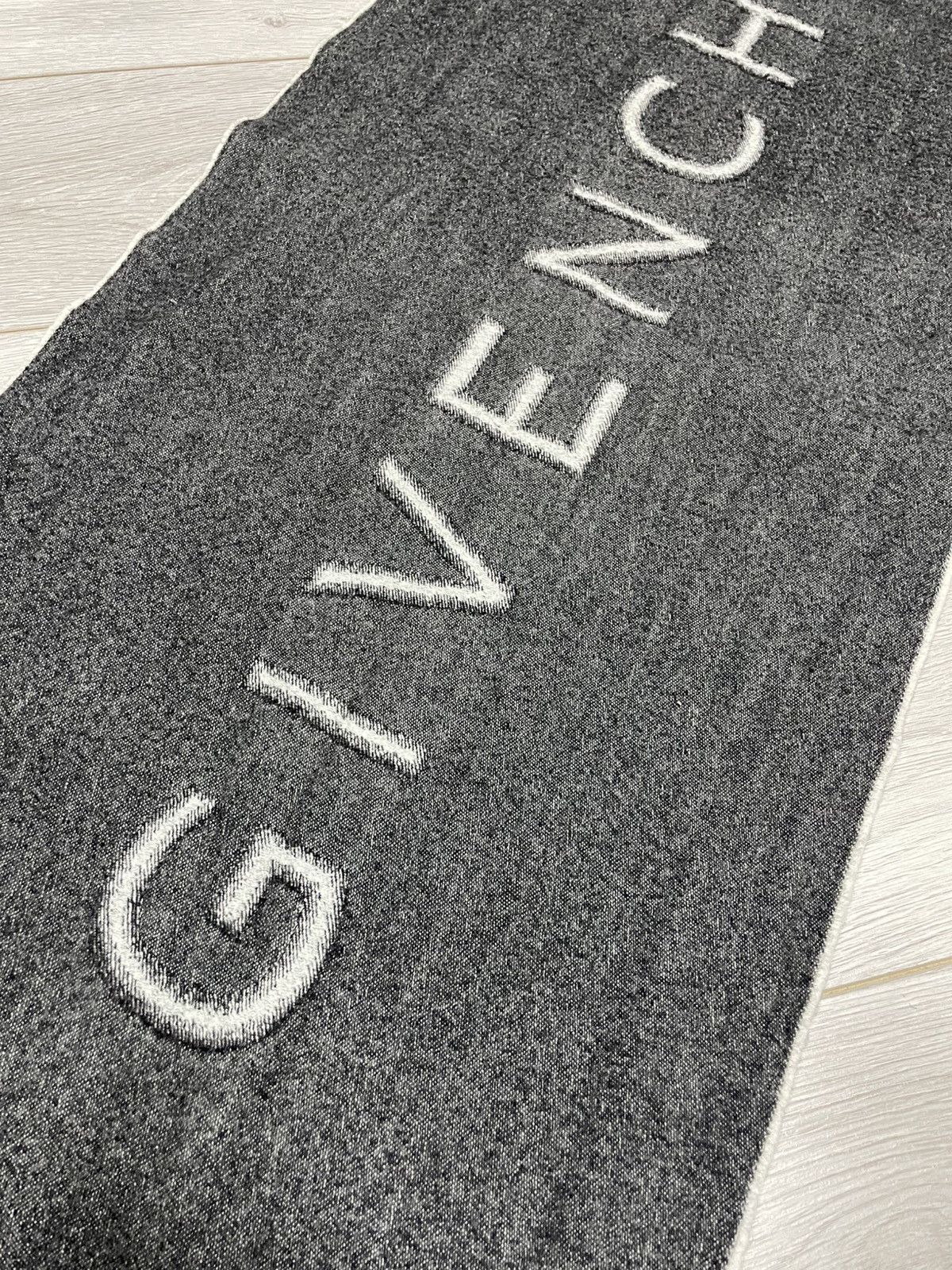 Givenchy Givenchy spell out wool big logo letters scarf Size ONE SIZE - 9 Thumbnail