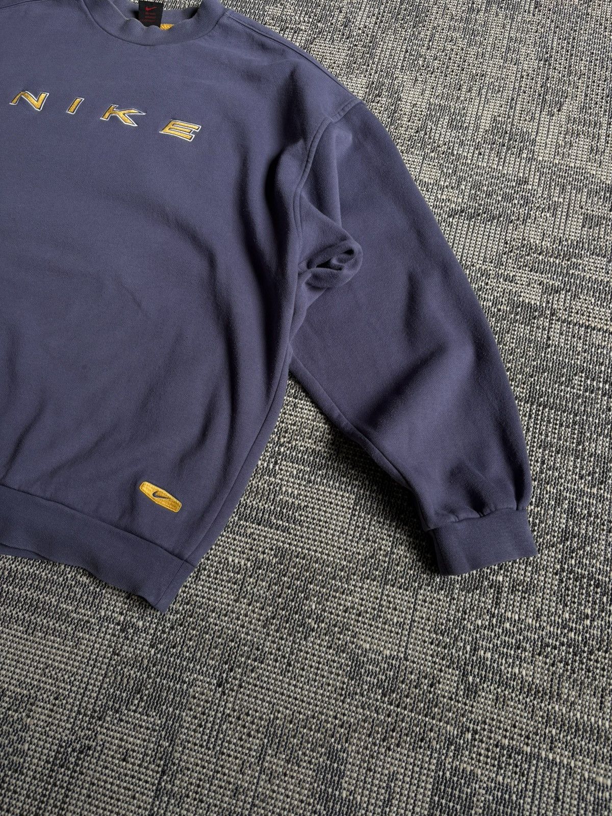 Nike Very Rare Vintage Nike Big Logo Swoosh Sun-faded Sweatshirt Size US XXL / EU 58 / 5 - 2 Thumbnail