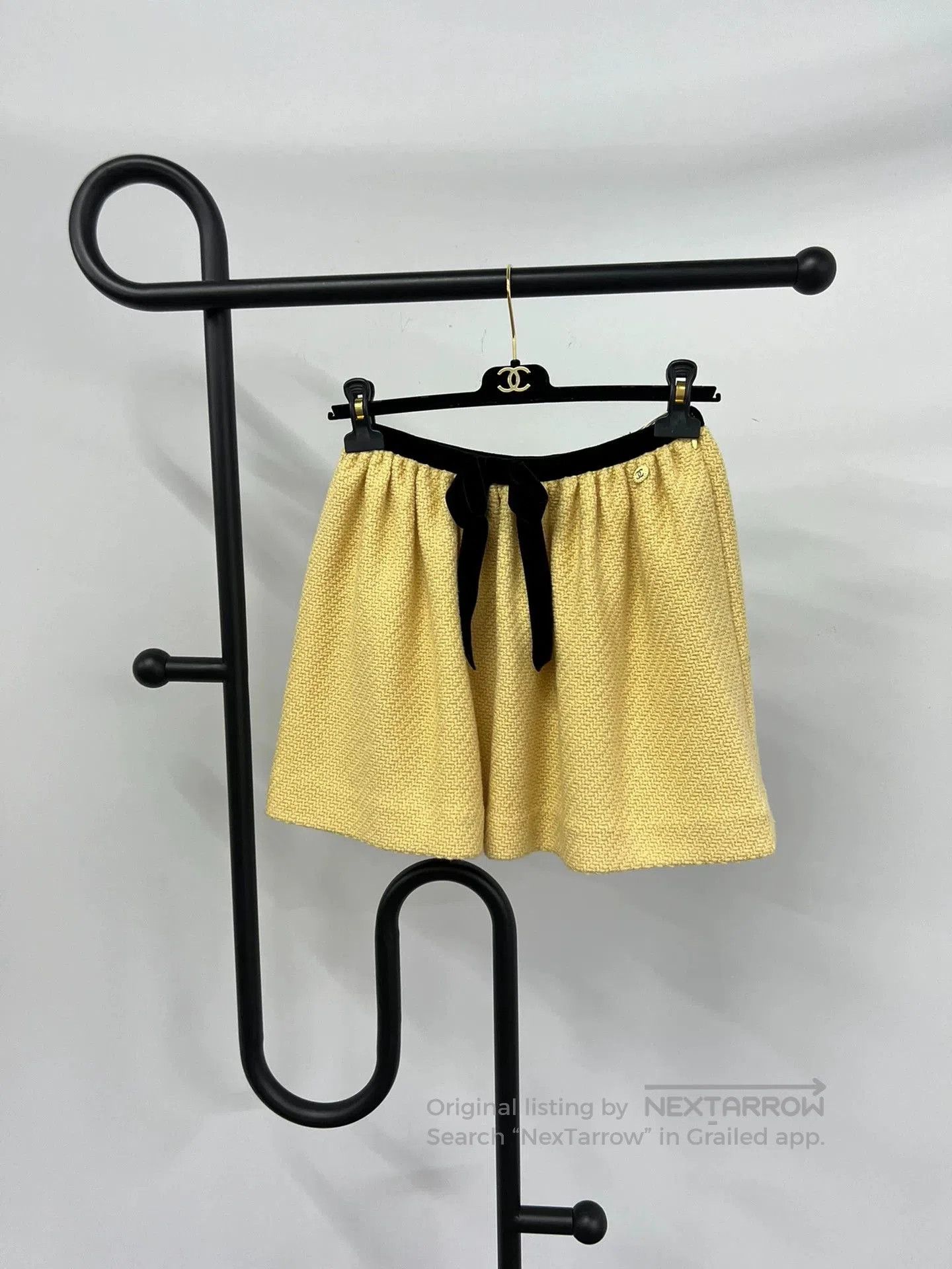 Chanel Chanel Yellow Belted Skirt. Size 28" / US 6 / IT 42 - 1 Thumbnail