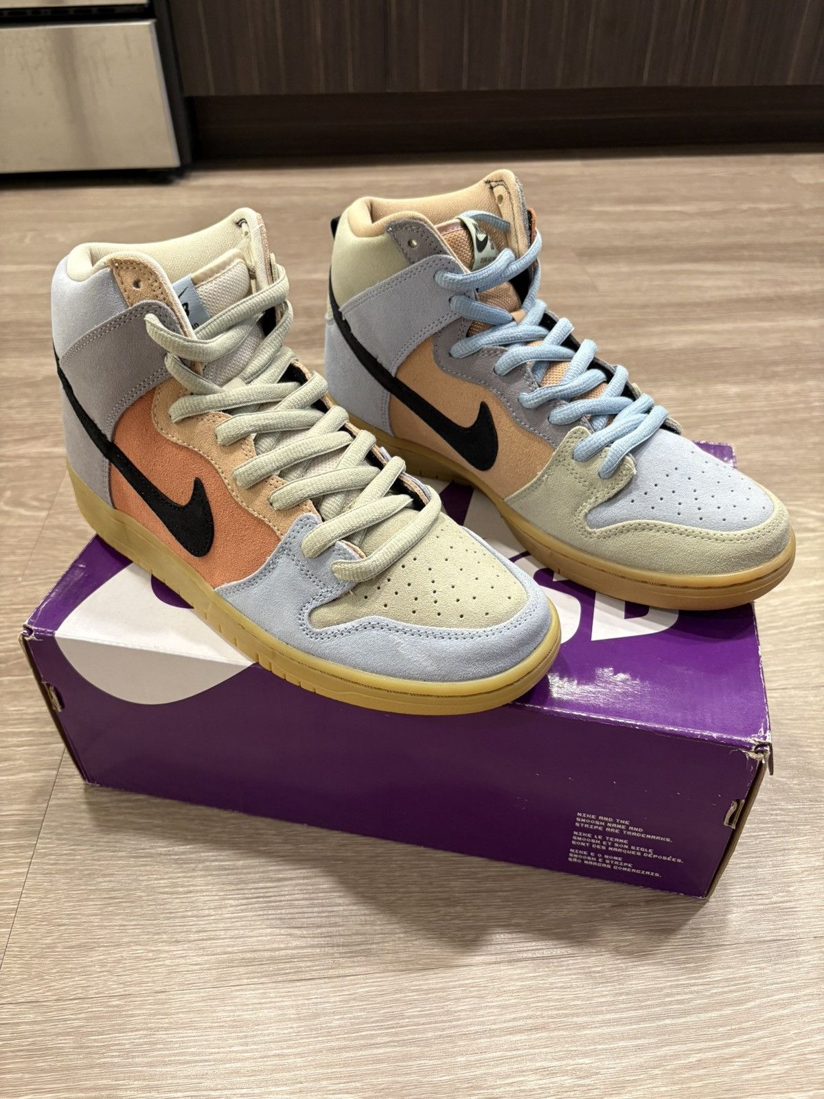 Nike Nike SB Dunk High Easter Spectrum Size US 9.5 / EU 42-43 - 1 Thumbnail