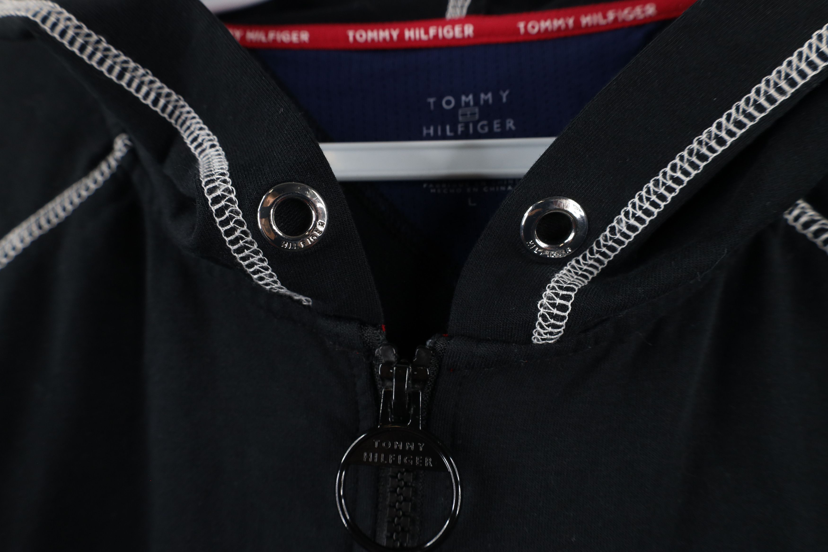 Tommy Hilfiger × Vintage Tommy Hilfiger x NFL Cleveland Browns Football Zip Hoodie Size L / US 10 / IT 46 - 7 Thumbnail
