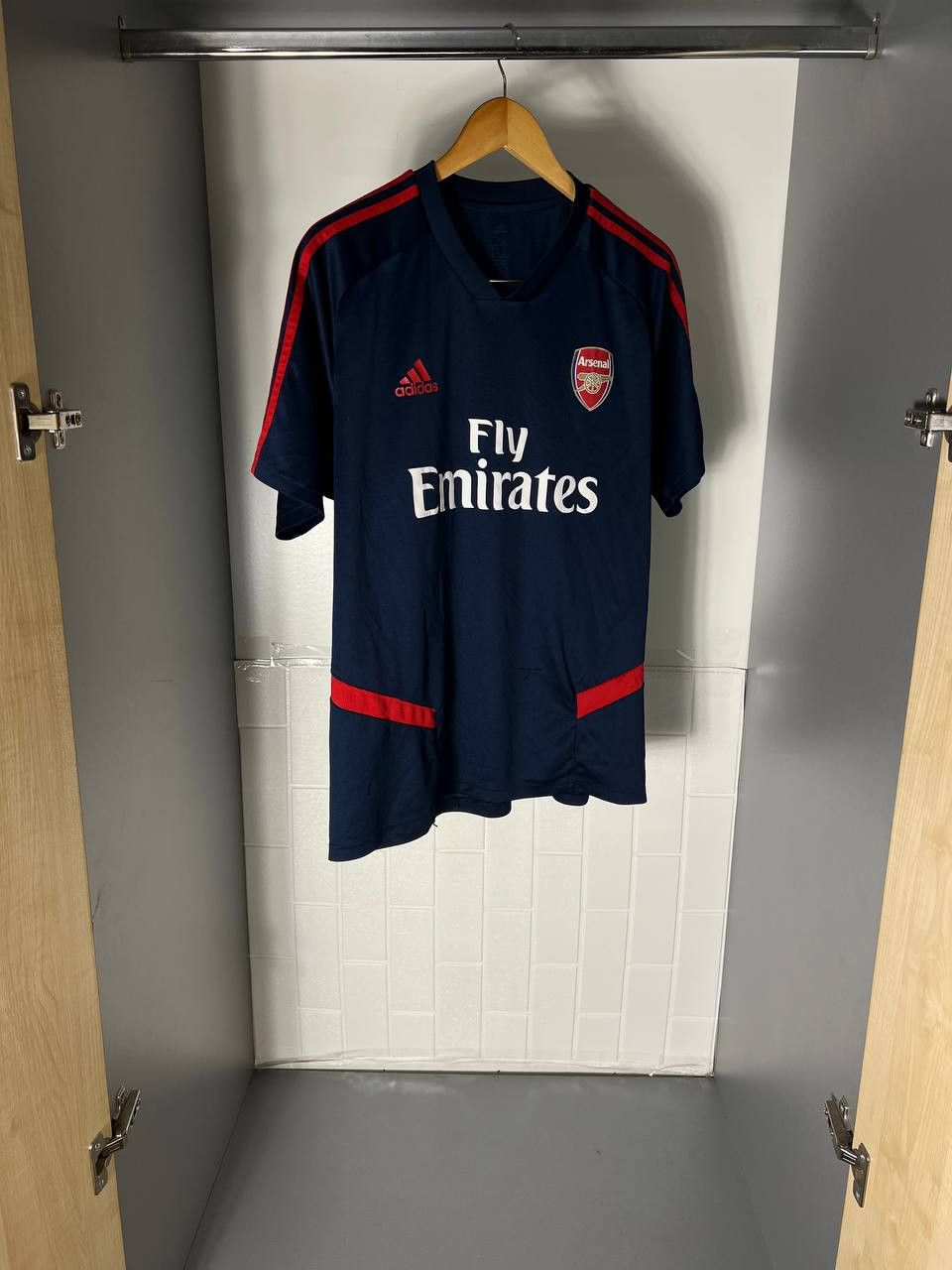 Adidas VINTAGE ADIDAS FC ARSENAL LONDON ENGLAND SOCCER JERSEY RETRO Size US XL / EU 56 / 4 - 5 Thumbnail
