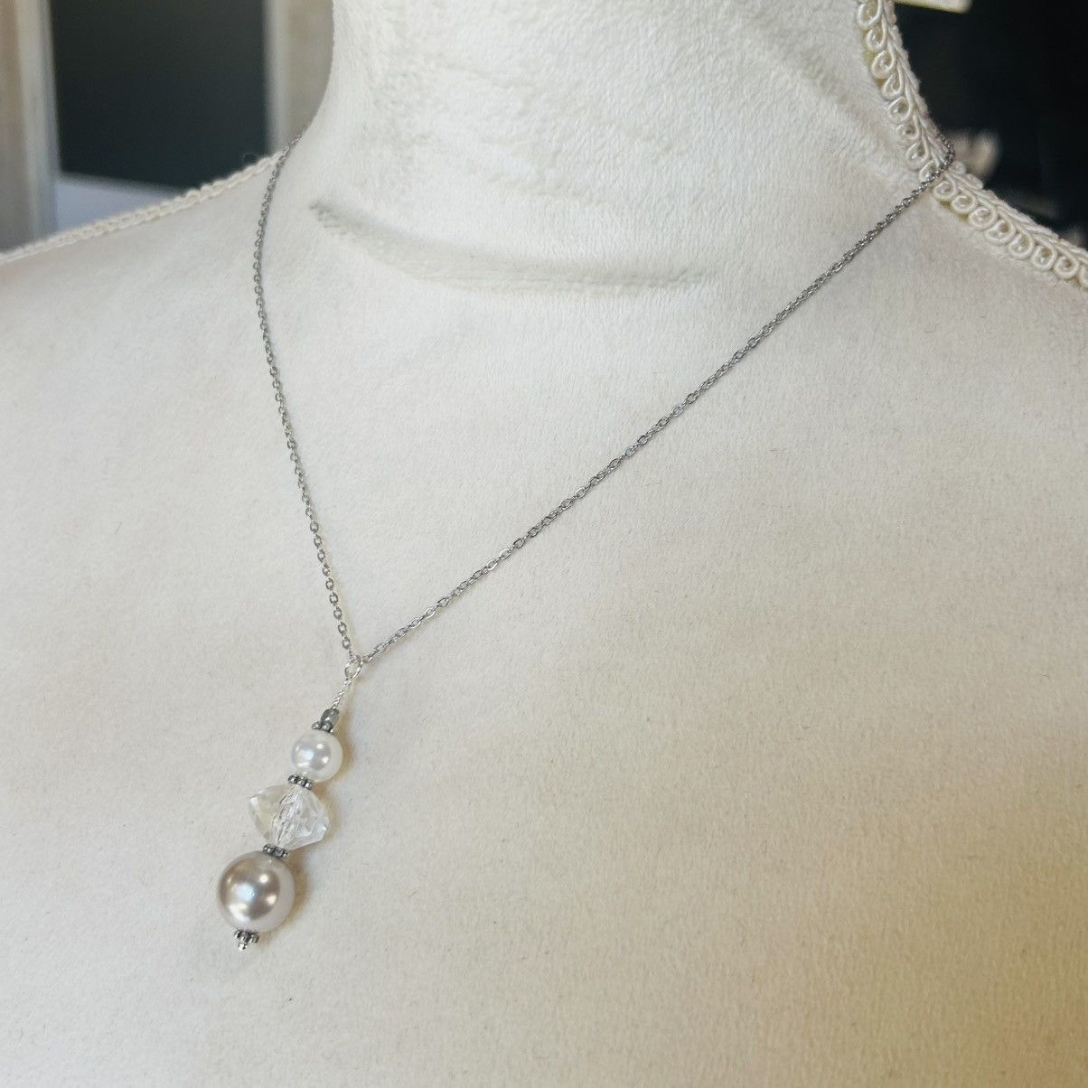 Handmade Handcrafted elegant pearl faceted crystal necklace set Size ONE SIZE - 6 Thumbnail