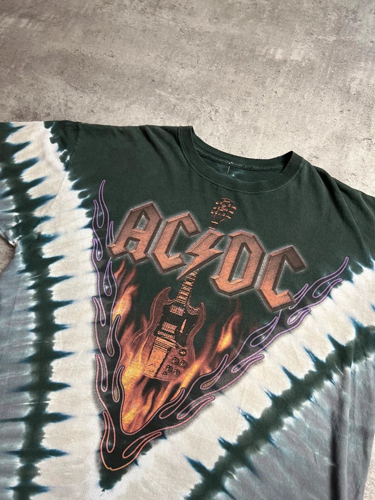 Vintage Vintage tie dye Acdc hell's bells tshirt Size US XL / EU 56 / 4 - 2 Thumbnail