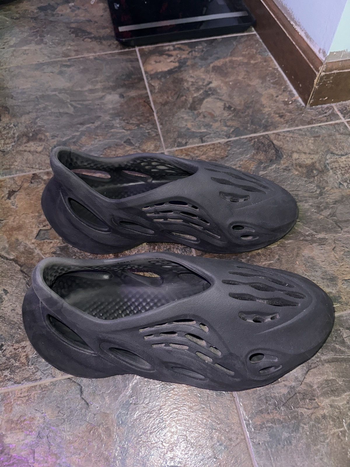 Yeezy Yeezey foam runner black Size US 11 / EU 44 - 2 Thumbnail