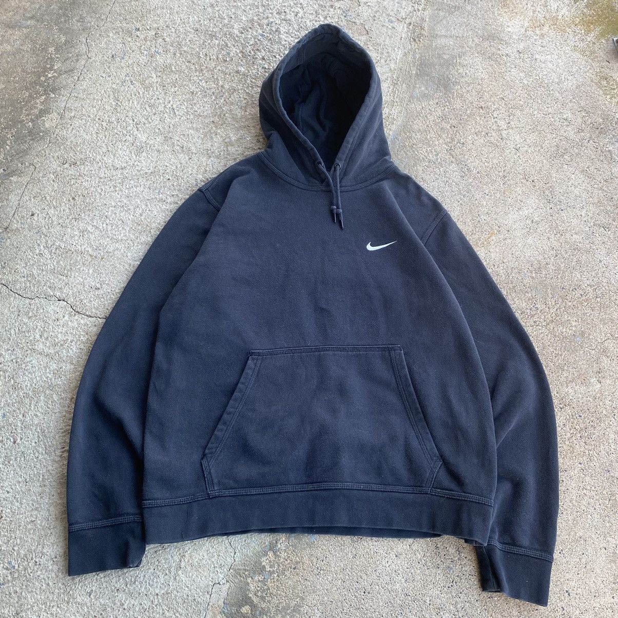 Nike × Vintage Vintage Y2K Nike Faded Black Essential Sweatshirt Hoodie Size US M / EU 48-50 / 2 - 2 Thumbnail