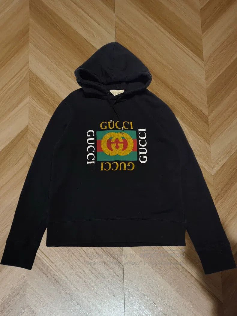 Gucci Gucci The national flag is made of an old sweatshirt. Size US M / EU 48-50 / 2 - 1 Thumbnail