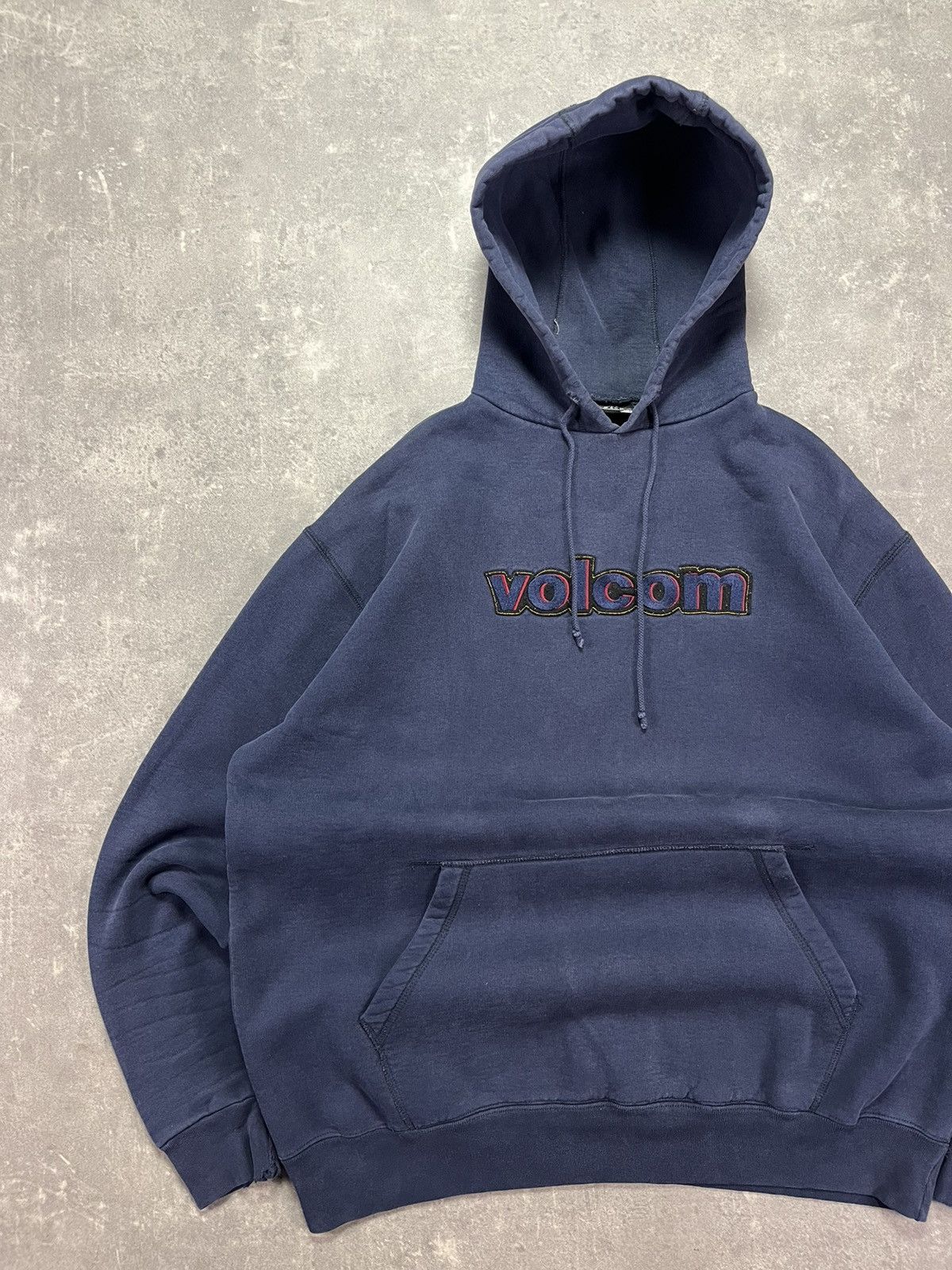 Volcom Volcom Y2K Front Logo Hoodie L XL Rare 00s Vintage Size US L / EU 52-54 / 3 - 4 Thumbnail