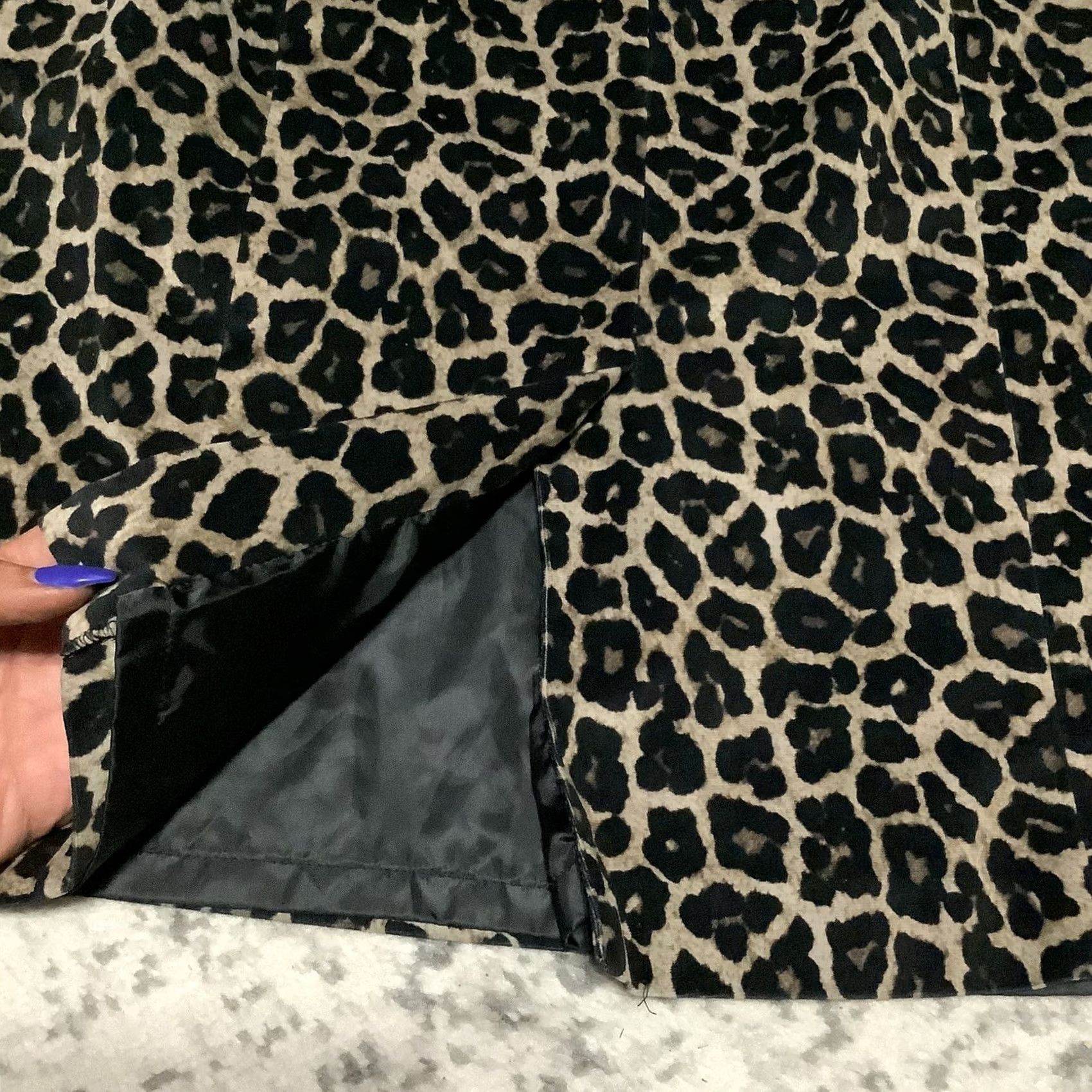 Liz Claiborne Liz Claiborne Skirt Women 8 Pencil Knee Length Leopard Print Brown Polyester Lined Classic Business Professional Mens? Women Size 30" / US 8 / IT 44 - 4 Thumbnail