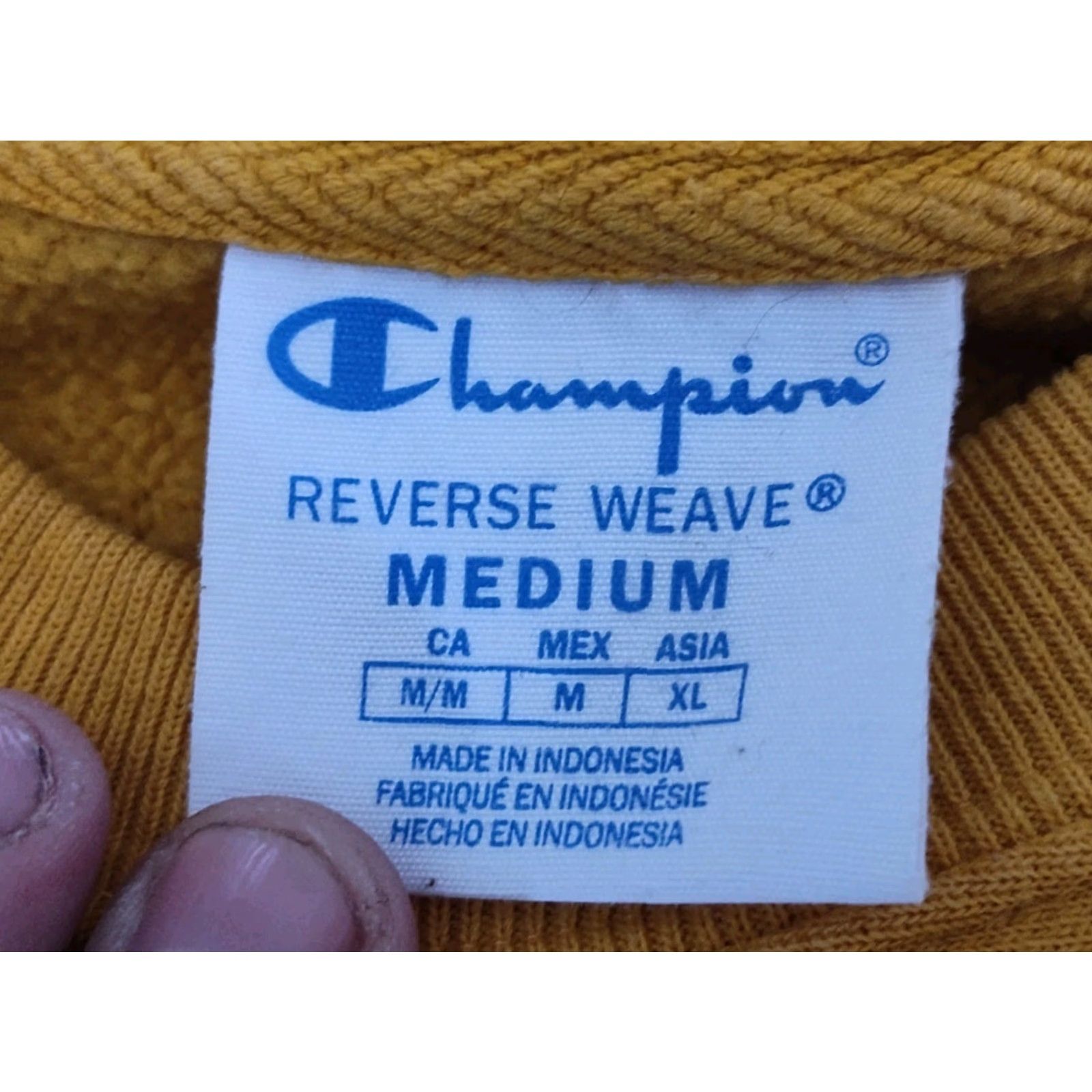 Champion VINTAGE Champion Sweatshirt Men’s Medium Crew Neck Fleece Yellow Gold 90s Sport Casual Size US M / EU 48-50 / 2 - 7 Thumbnail