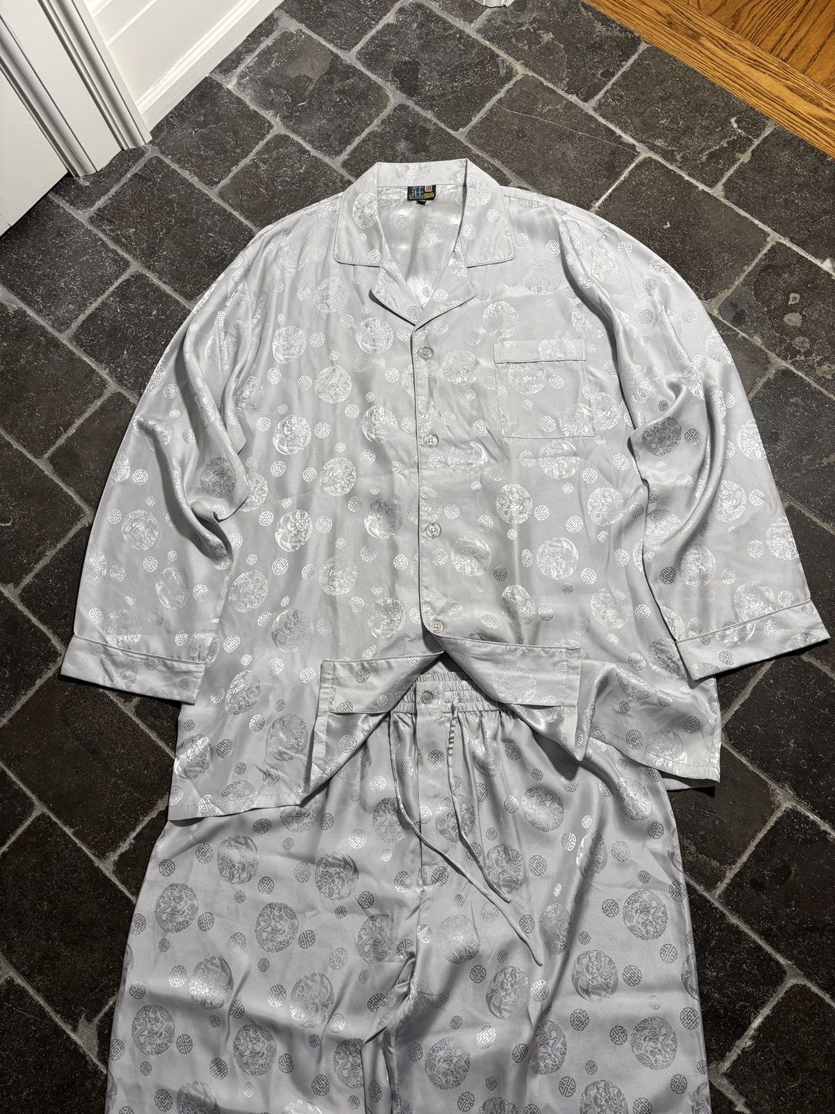 Vintage Vintage Silk Pajamas Two Piece Suit Matching Shirt Pants 90s Size US 38 / EU 54 - 1 Thumbnail