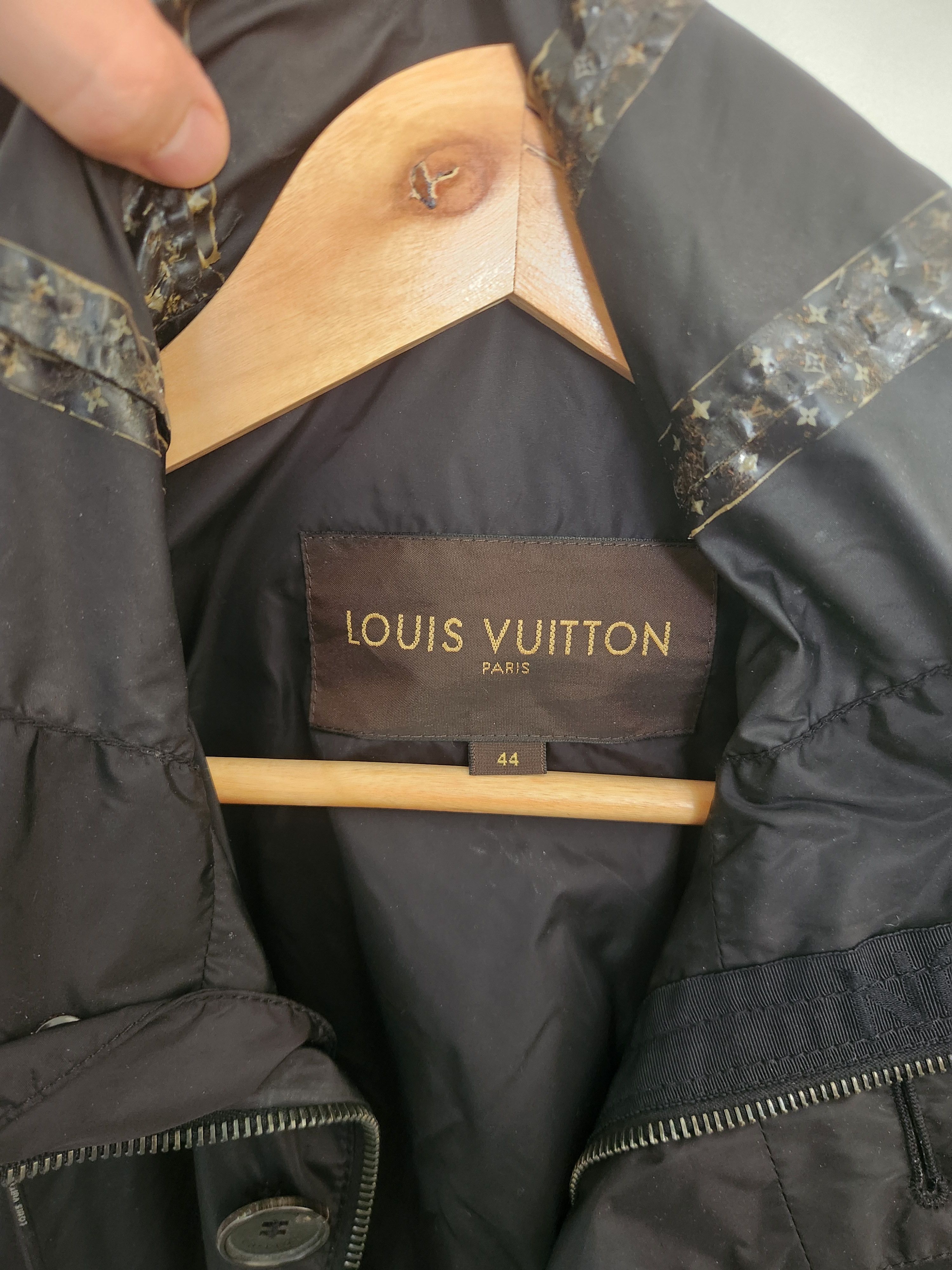Louis Vuitton LV Black spray light weight vintage jacket monogram Size US S / EU 44-46 / 1 - 16 Thumbnail