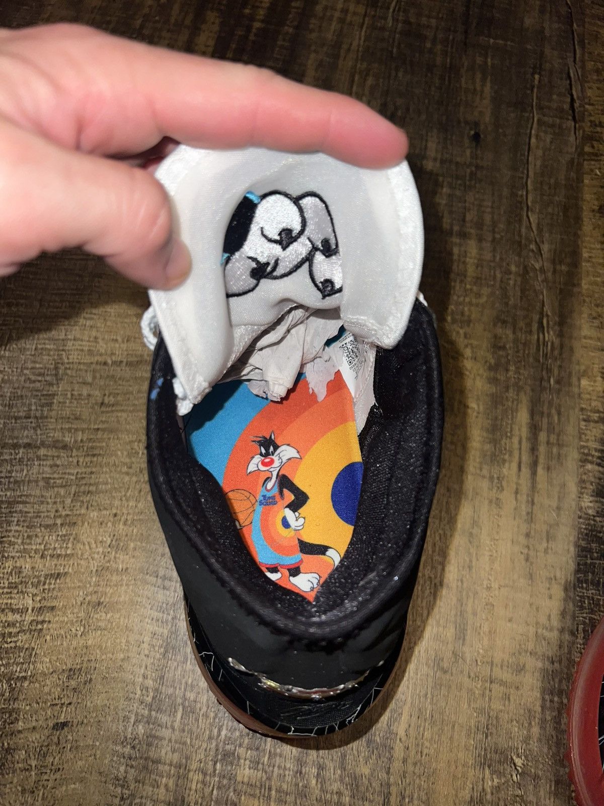 Nike LeBron XVIII Low Tweety X Sylvester Size US 10.5 / EU 43-44 - 7 Thumbnail