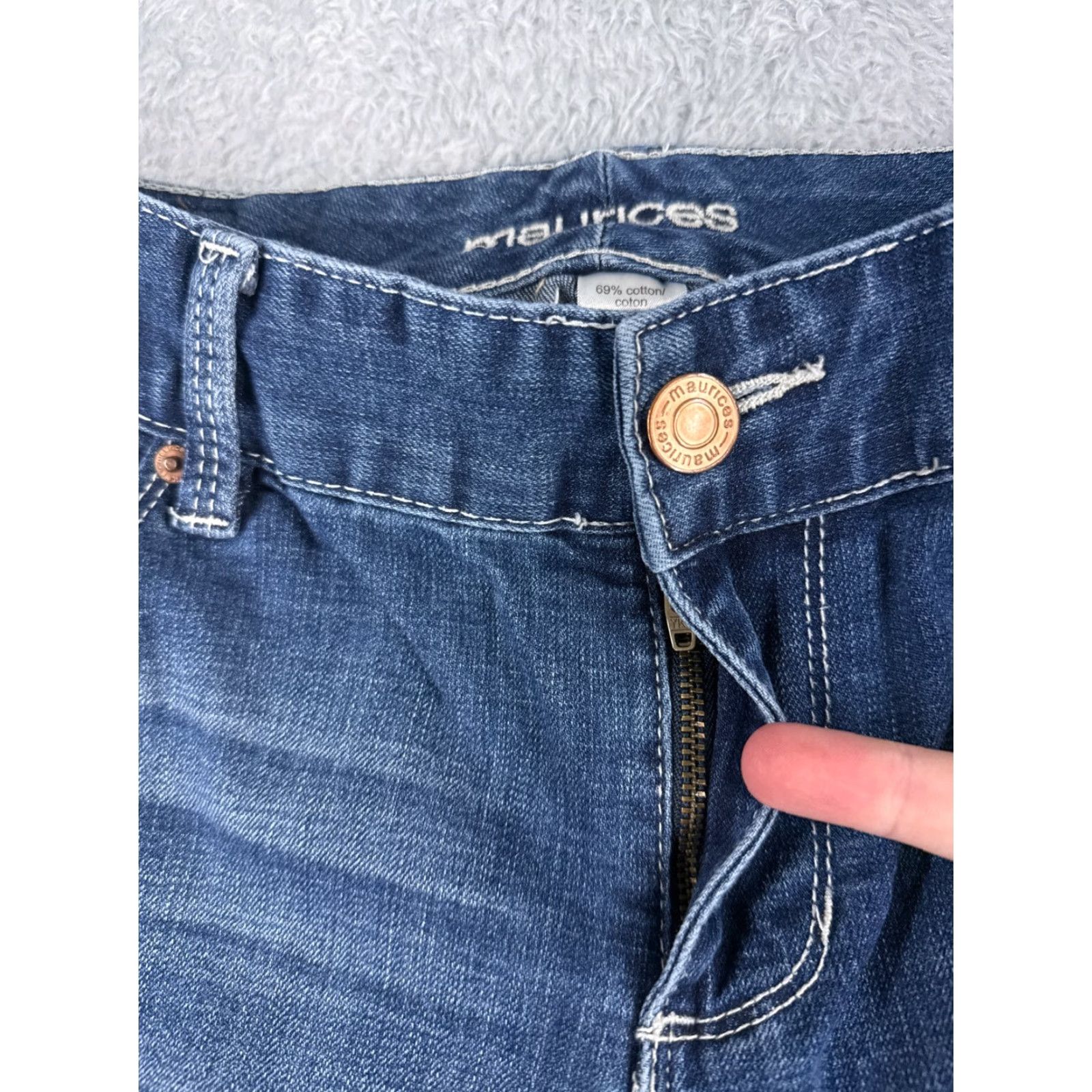 Vintage Maurices Jeans Women 9 Blue Denim Flared Low Rise 31x32 Cotton 5-Pocket Zipper Embellished Distressed Denim Jeans Women's Vintage No Size 30" / US 8 / IT 44 - 5 Thumbnail