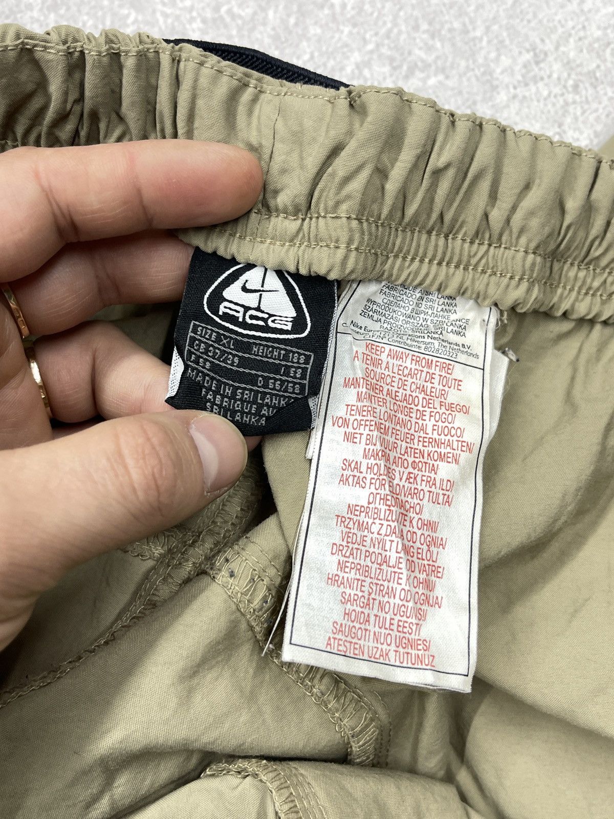 Nike ACG Vintage Nike ACG Nylon Cargo Pants Beige Gorpcore Techwear Size US 36 / EU 52 - 14 Thumbnail
