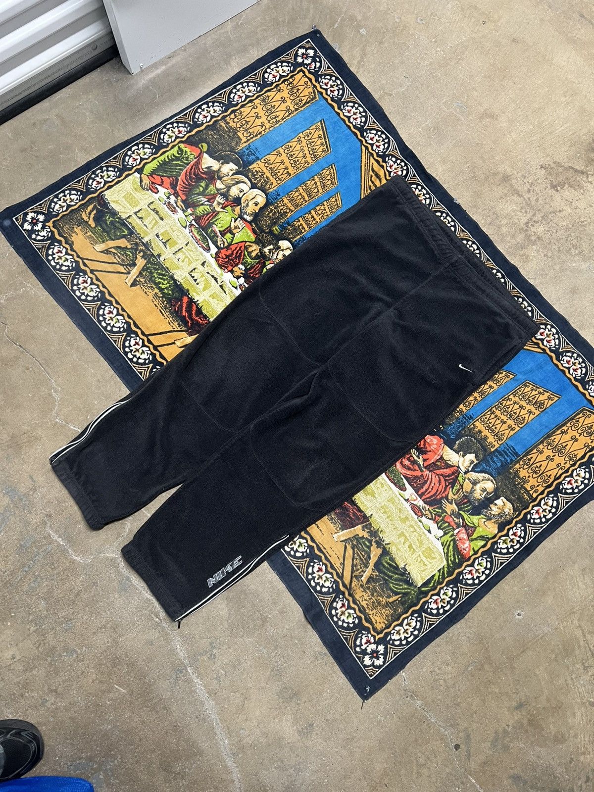 Nike Vintage Black Nike Track Pants size Large baggy fit Striped Size US 34 / EU 50 - 2 Thumbnail