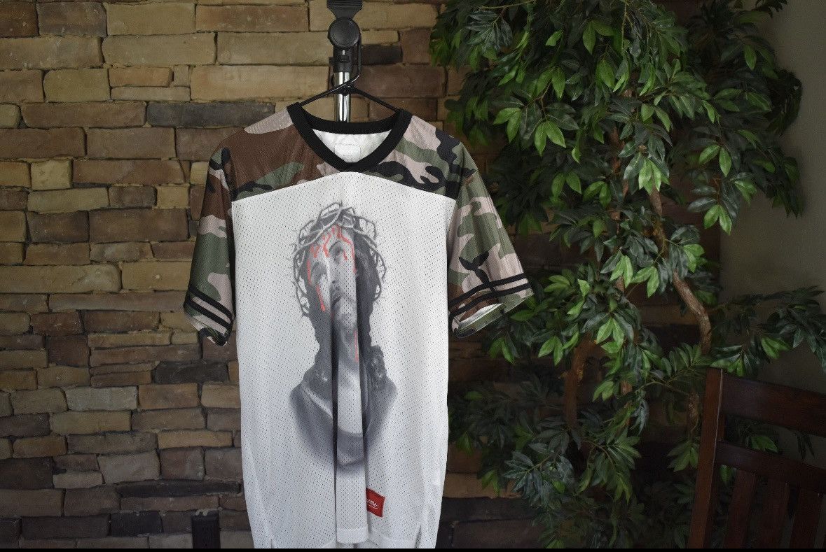 スケートボード Supreme Jesus football top 2025年最新】supreme jesus football topの人気アイテム - メルカリ