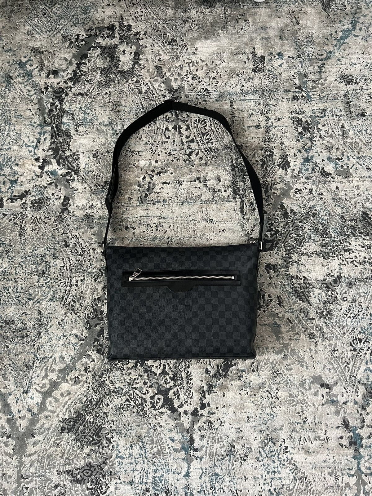 Louis Vuitton Louis Vuitton Mick GM Messenger Bag Size ONE SIZE - 2 Thumbnail