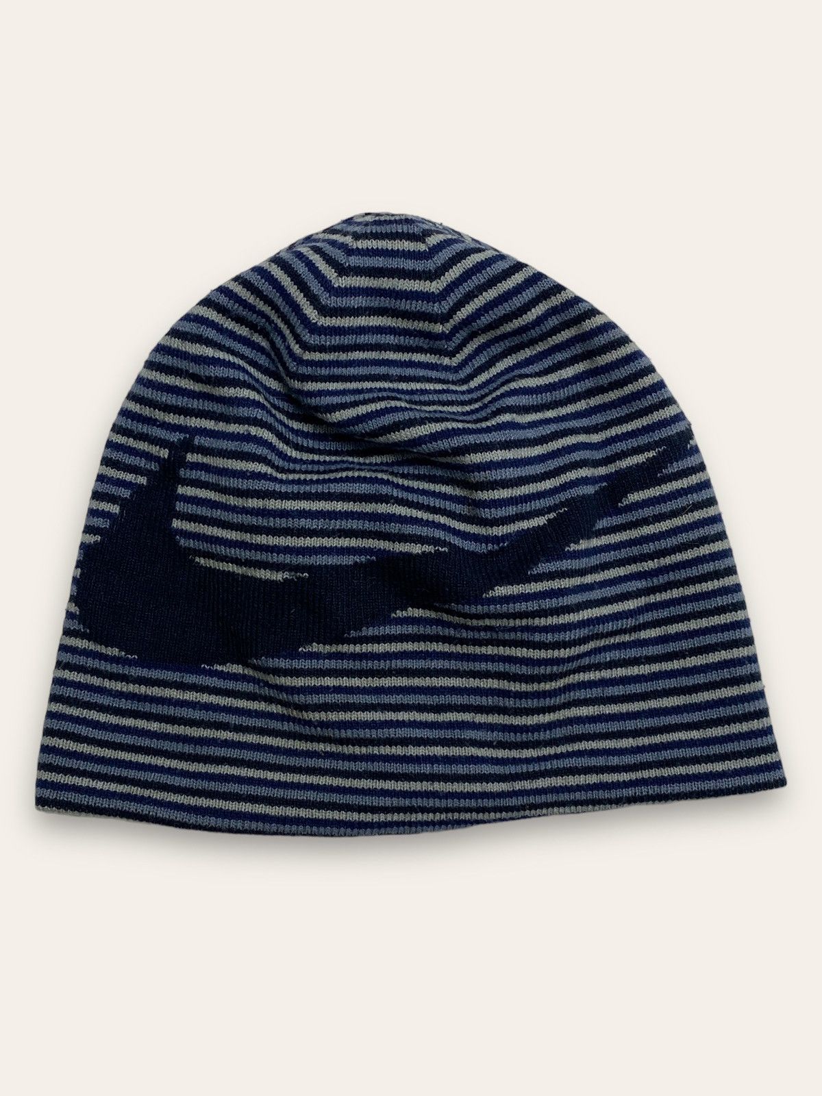 Nike Vintage NIKE Reversible Beanie Grey / Navy Colours Size ONE SIZE - 1 Thumbnail