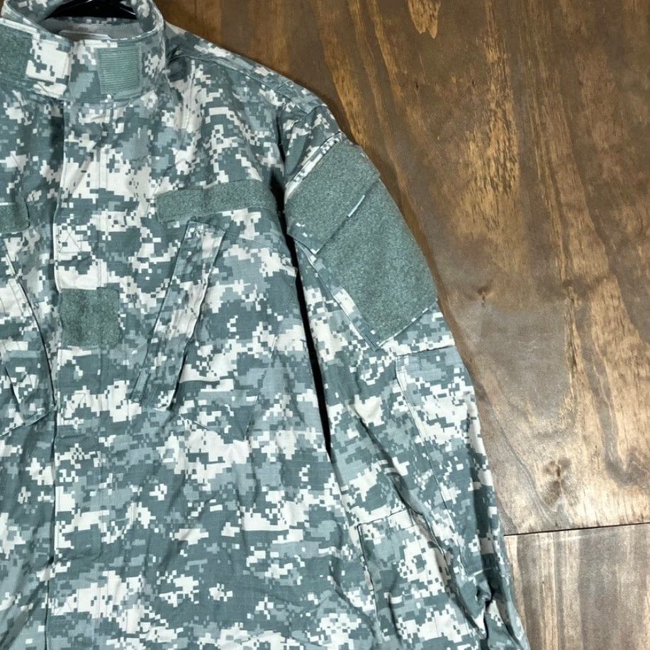 Vintage VINTAGE Army Combat Mens Coat ACU Green Camouflage UCP Uniform Digicam Small Regular Jacket Mens Size US S / EU 44-46 / 1 - 5 Thumbnail