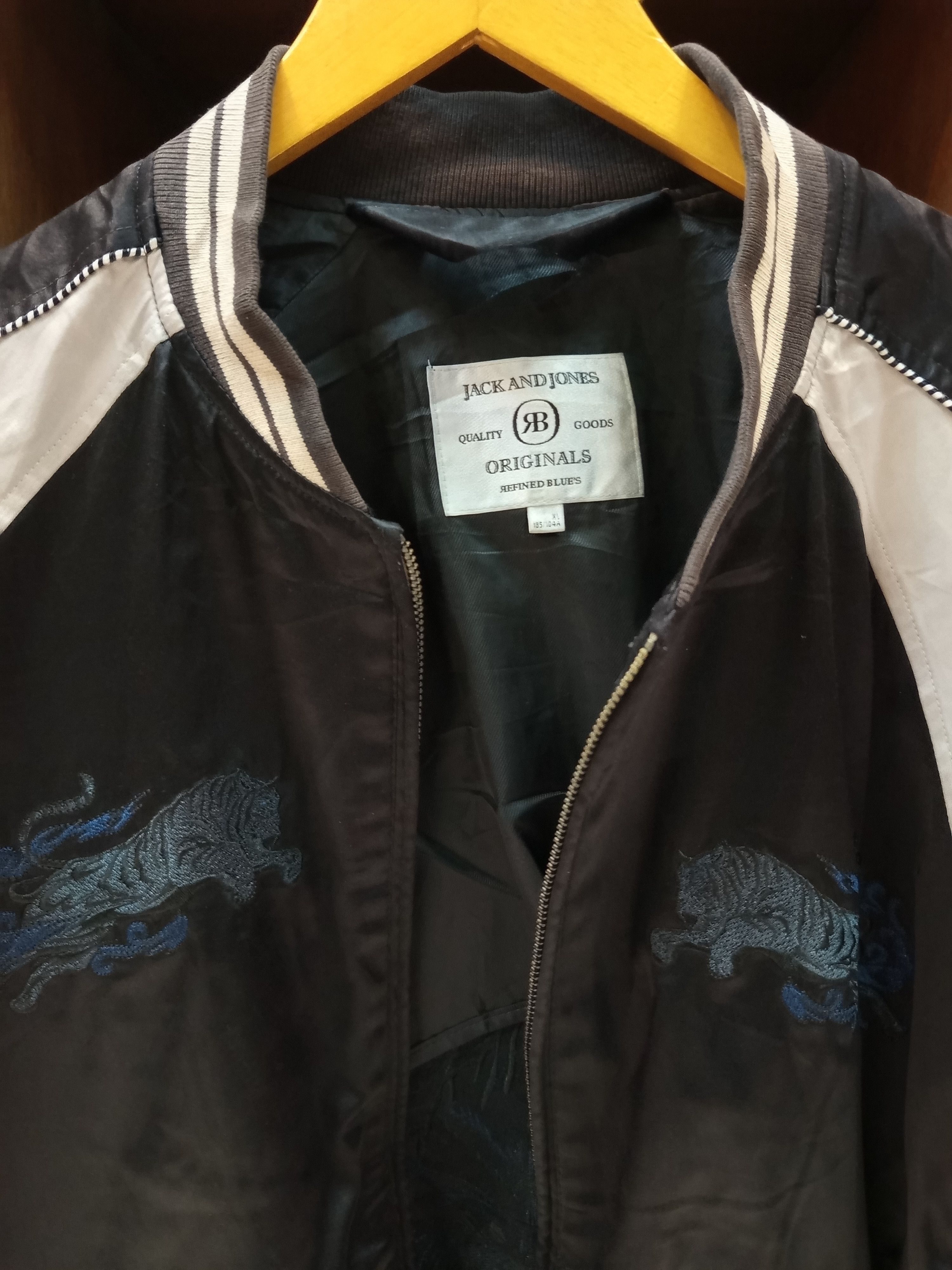 Jack & Jones Jack and Jones Souvenir Tiger Bomber Jacket Size US XL / EU 56 / 4 - 10 Thumbnail