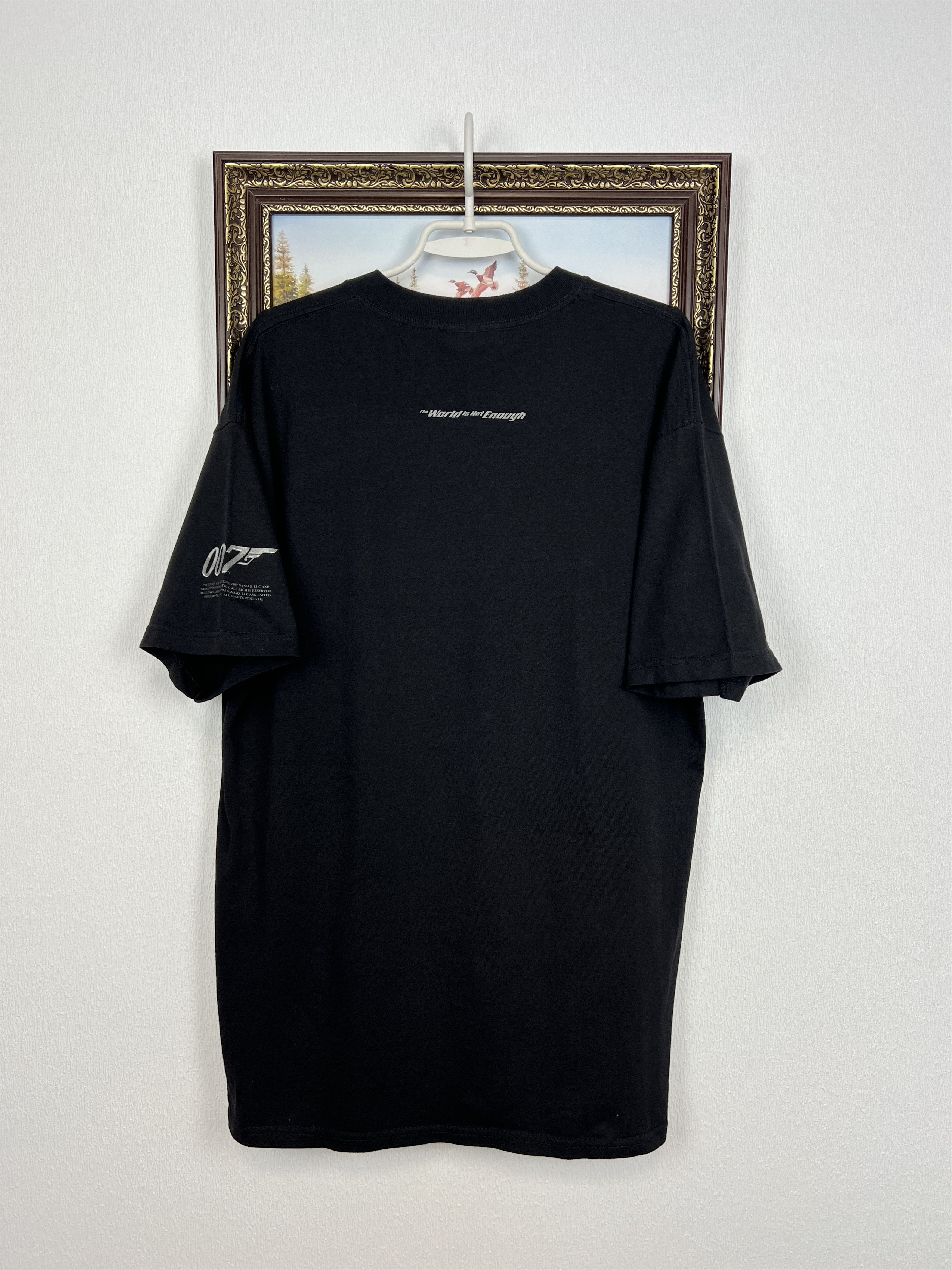 Vintage Rare Vintage The World Is Not Enough James Bond Tee Size US XL / EU 56 / 4 - 10 Thumbnail
