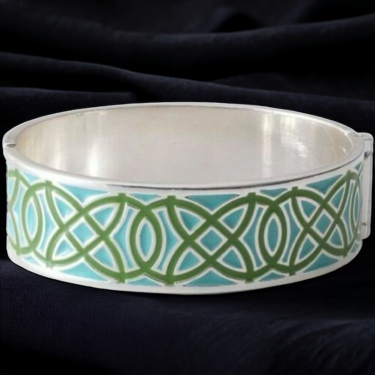 Other Stella & Dot Eleanor Friendship Ties enamel bangle bracelet Size ONE SIZE - 1 Thumbnail